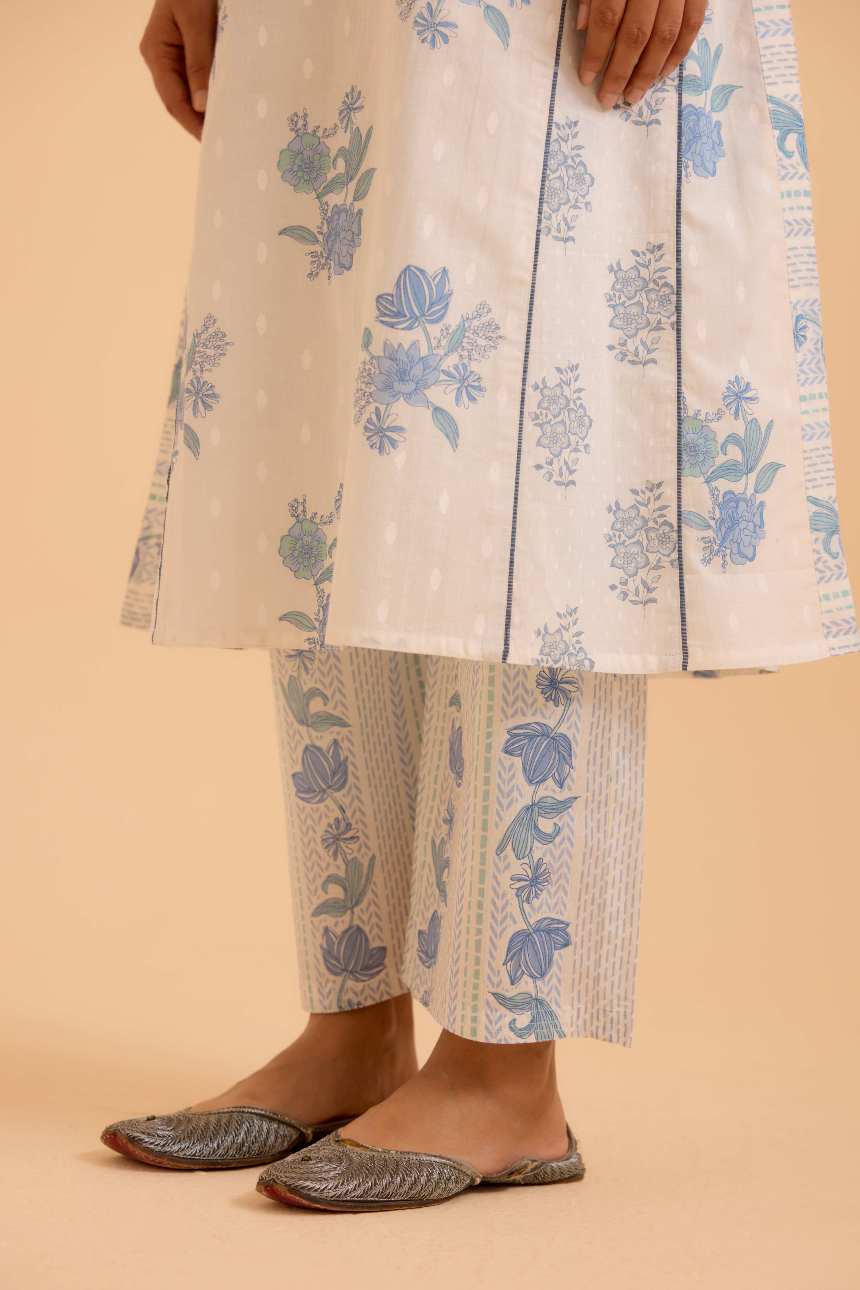 Rozana Pant White
