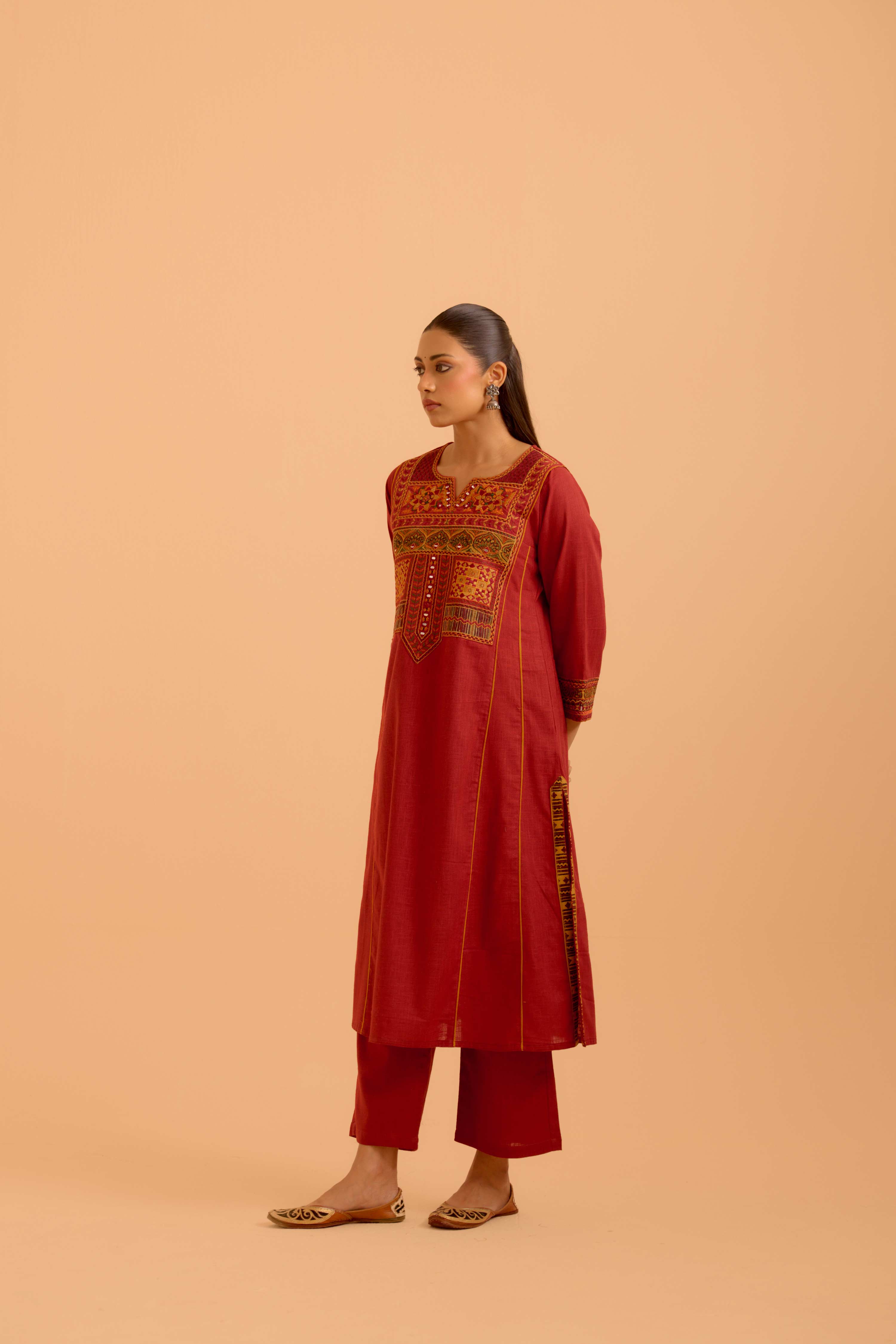 Tulsi Pant Red