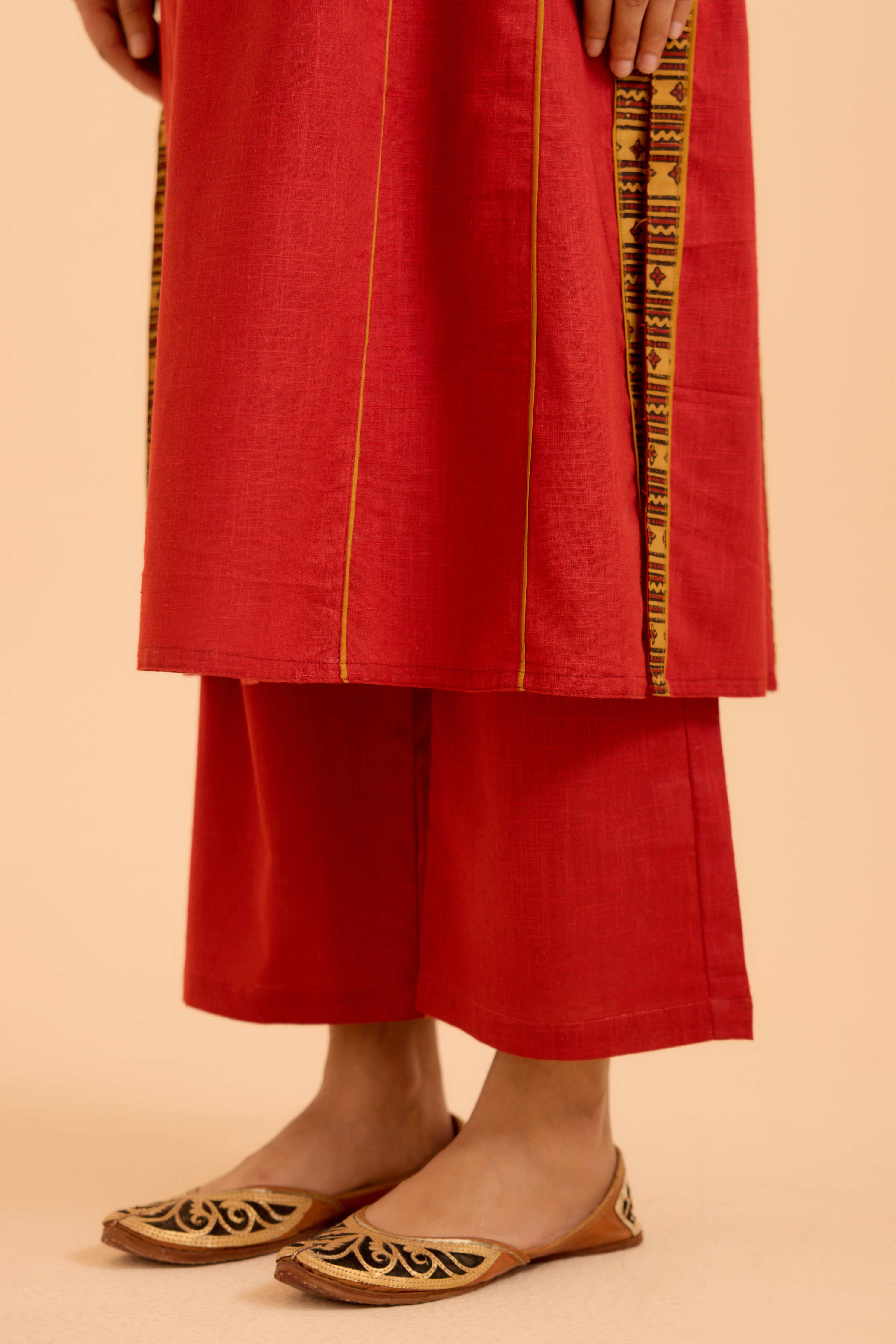 Tulsi Pant Red