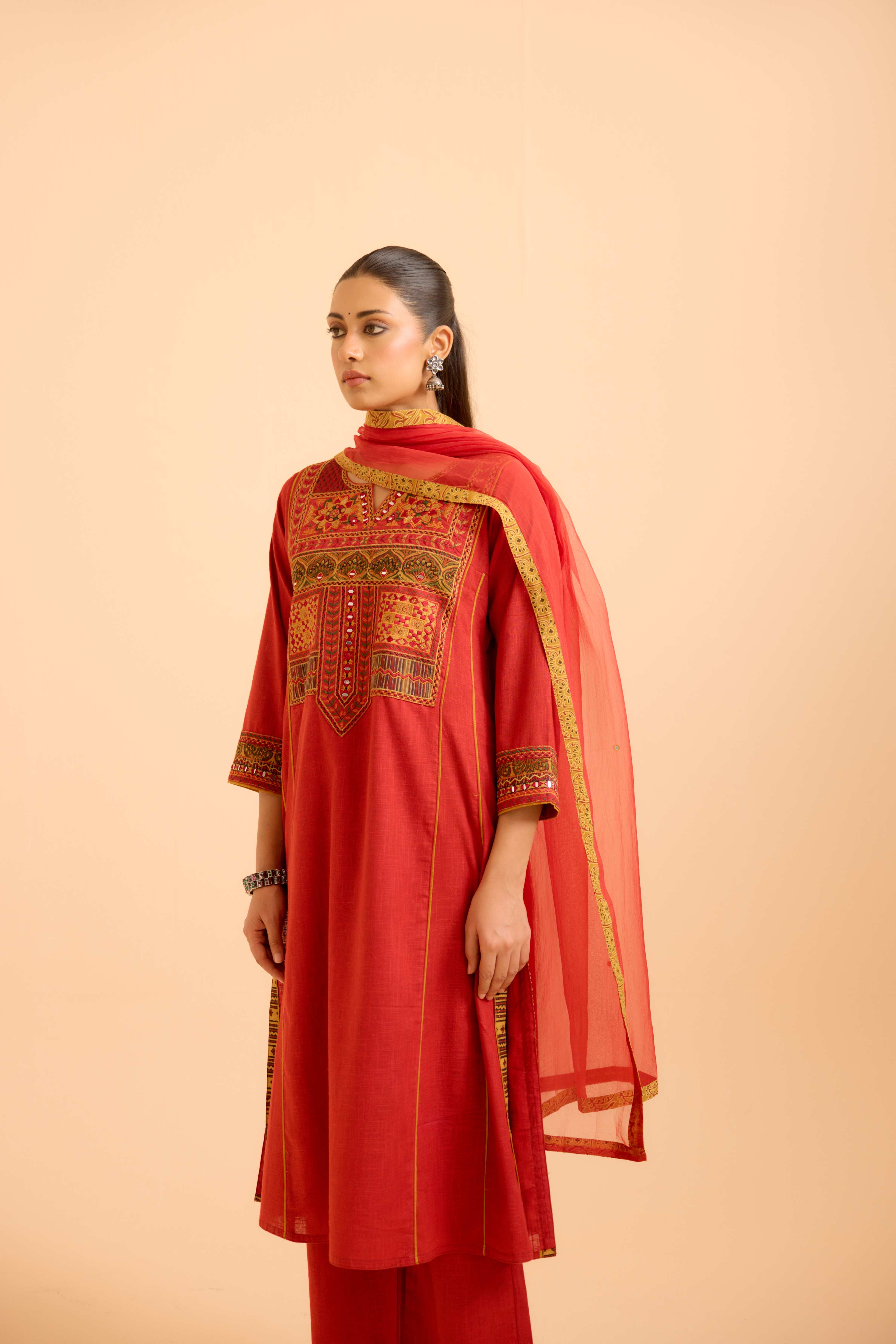 Tulsi Dupatta Red