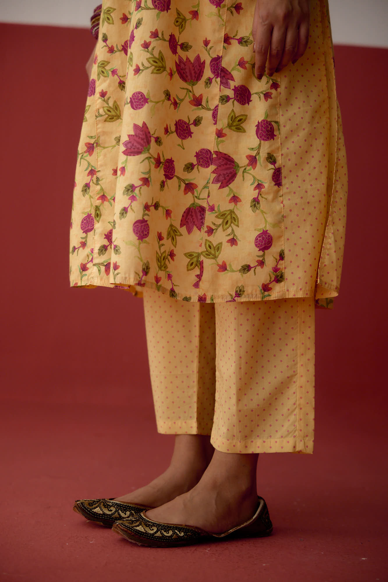 Tulsi Pant Cream (10083418931499)