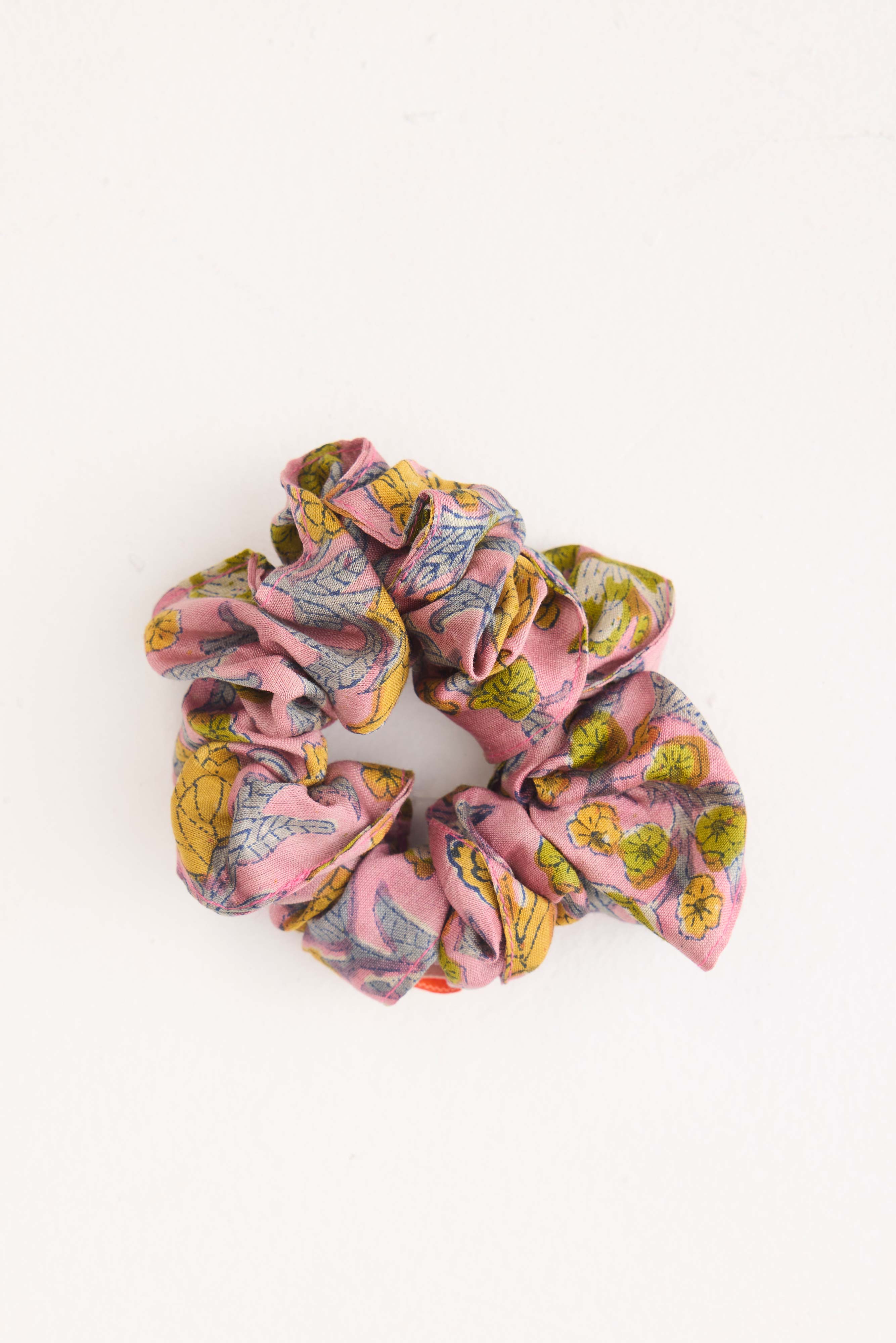 Scrunchy Printed Blush Pink (9967441641771)