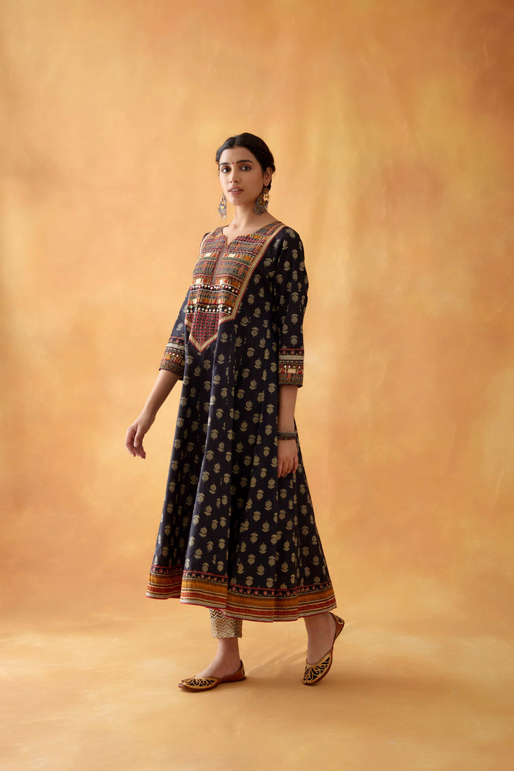 Navya Pant Beige Black (8828662808875)
