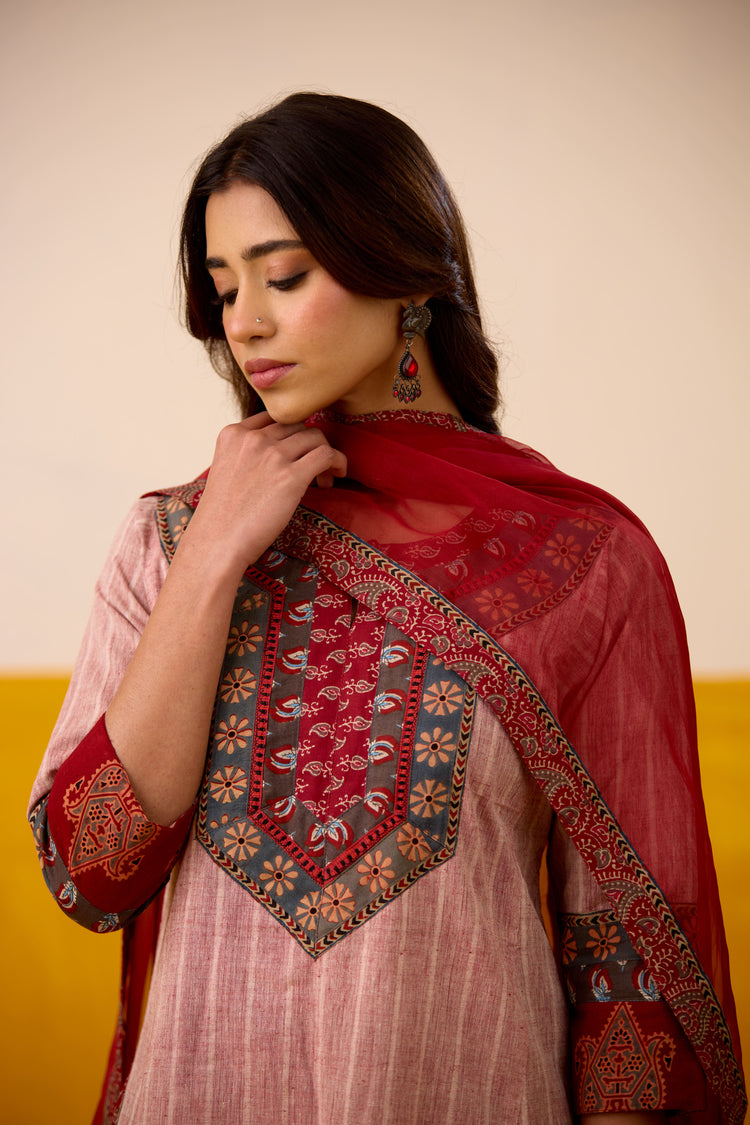 Rozana Malkha Handwoven Kurta Off White Maroon