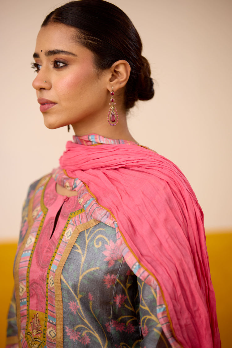 Rozana Crinkled Dupatta Pink