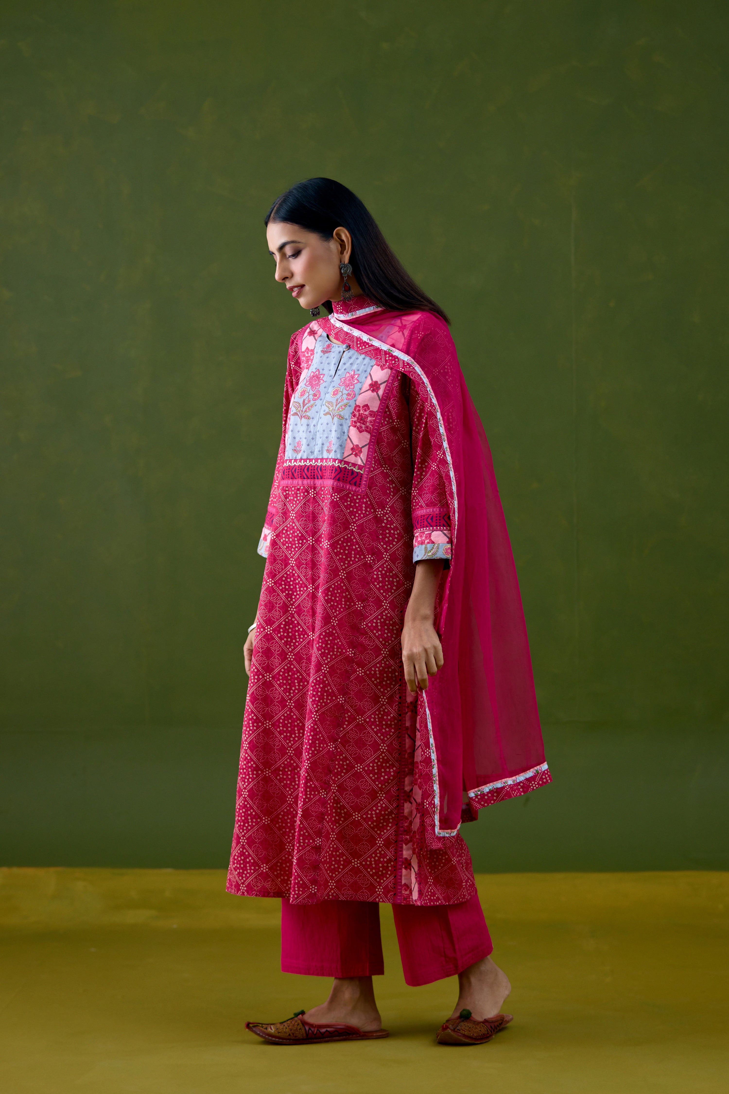 Medh Dupatta Pink