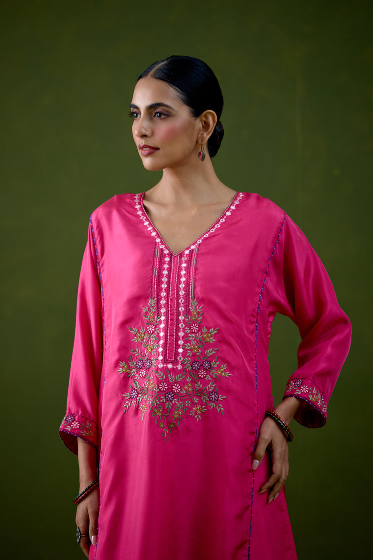 Dienne Silk Embroidered Kurta Pink