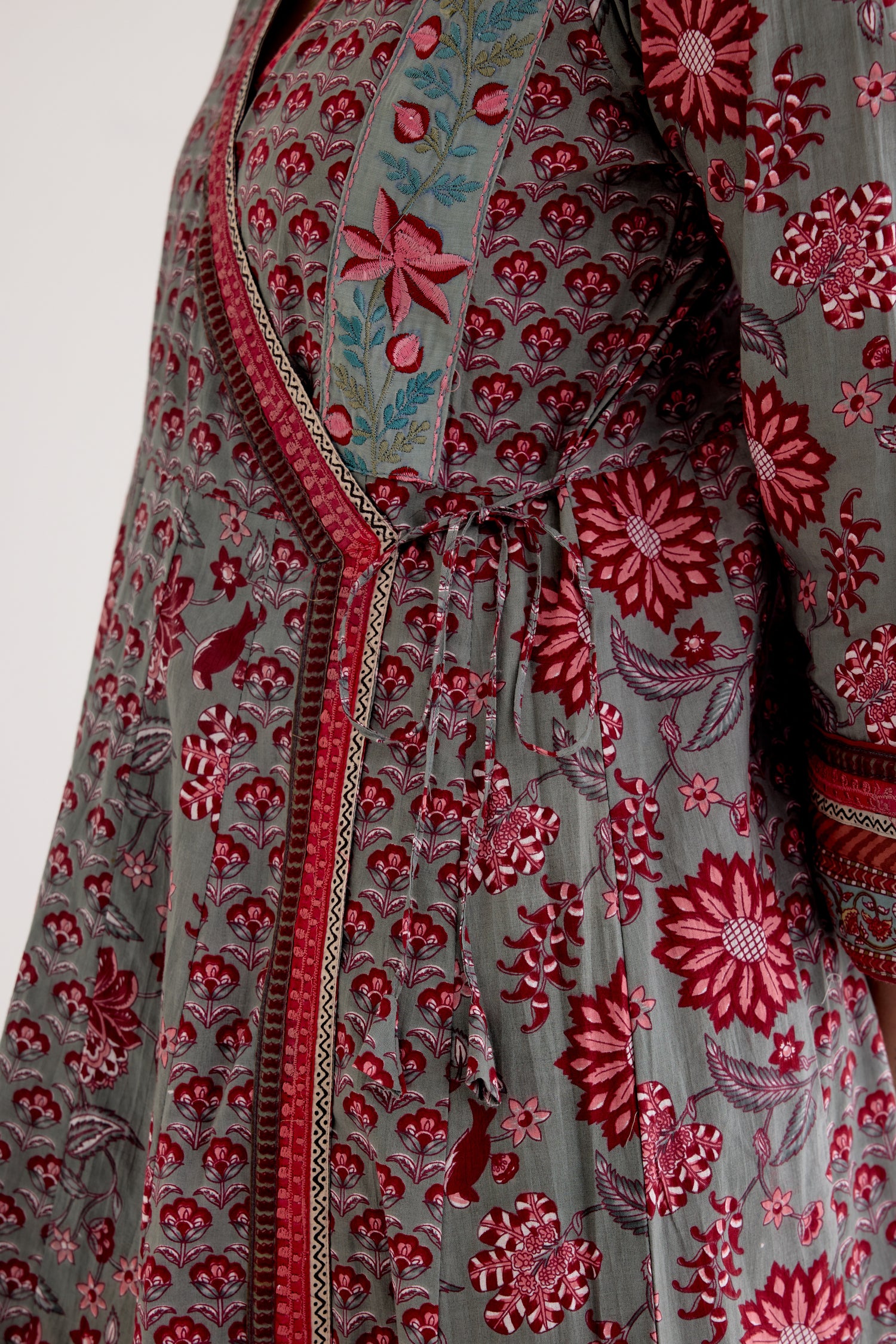 Ira Embroidered Printed Kurta Grey Pink (10049612382507)