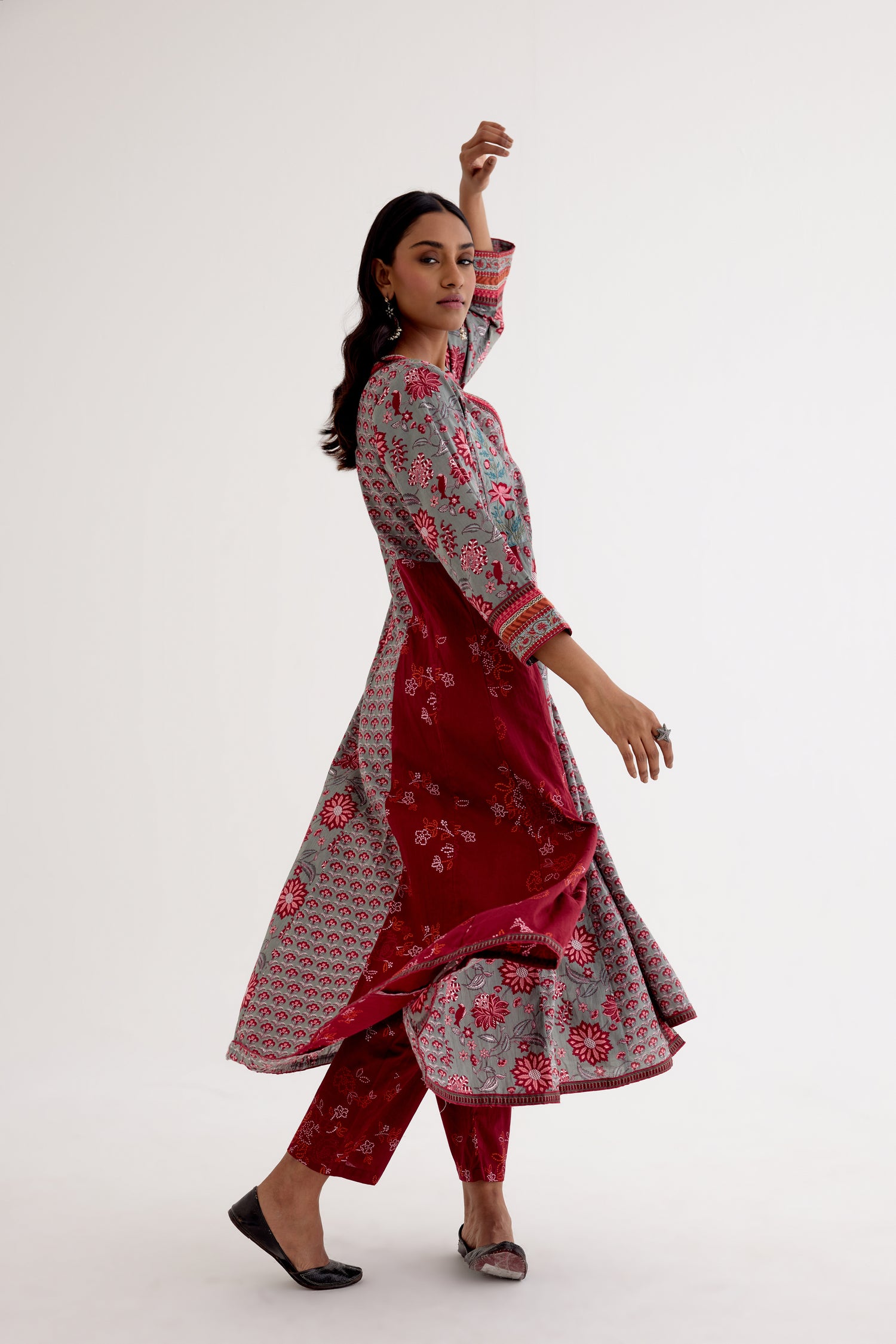 Ira Embroidered Printed Kurta Grey Pink (10049612382507)