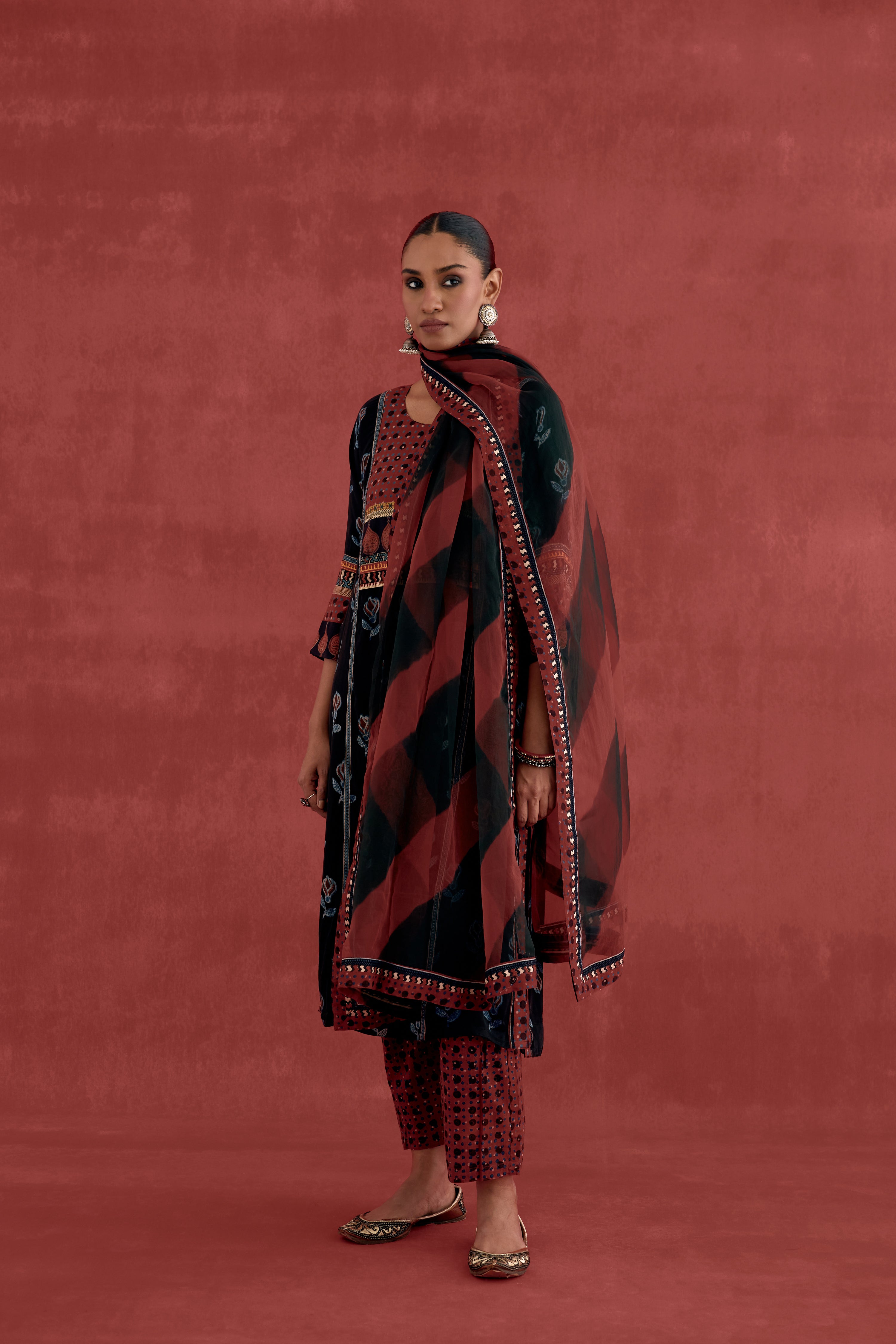 Medh Dupatta Red Black (10039718510891)