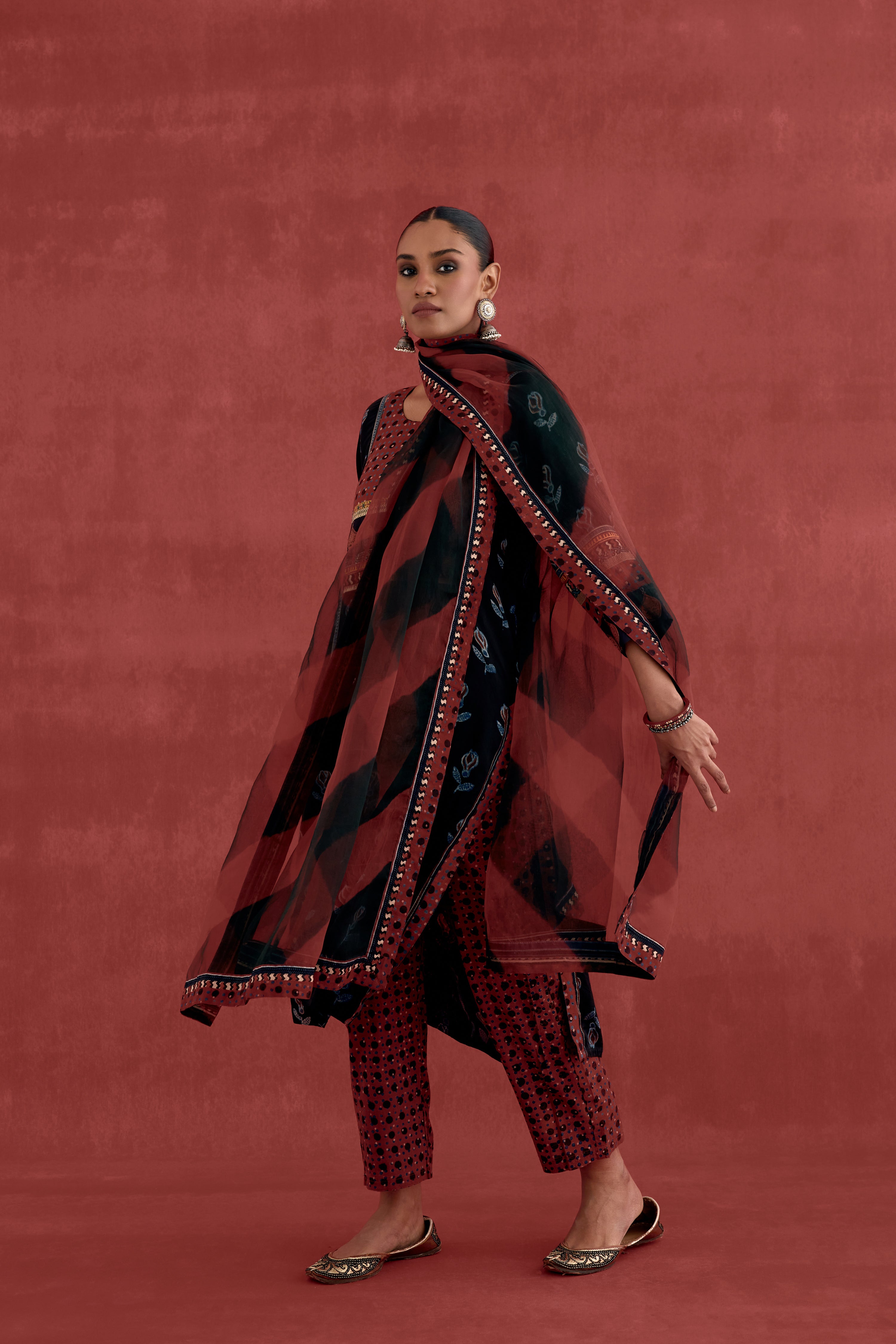 Medh Dupatta Red Black (10039718510891)