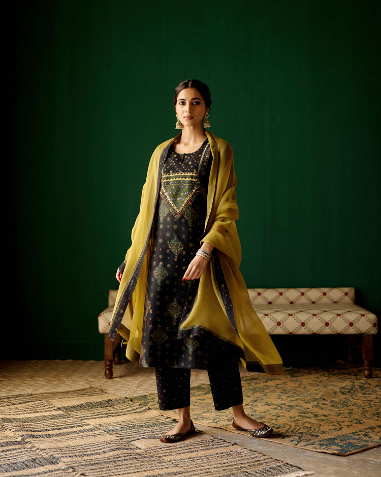 Devi Kurta Black (8828222210347)