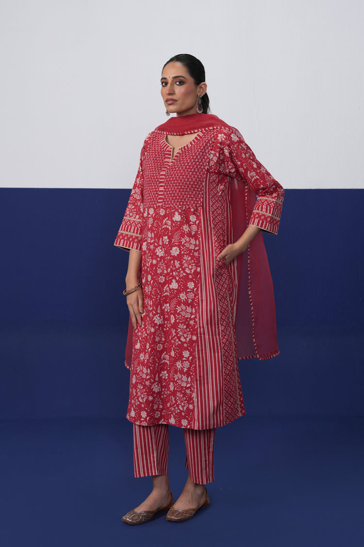 Tulsi Dupatta Red