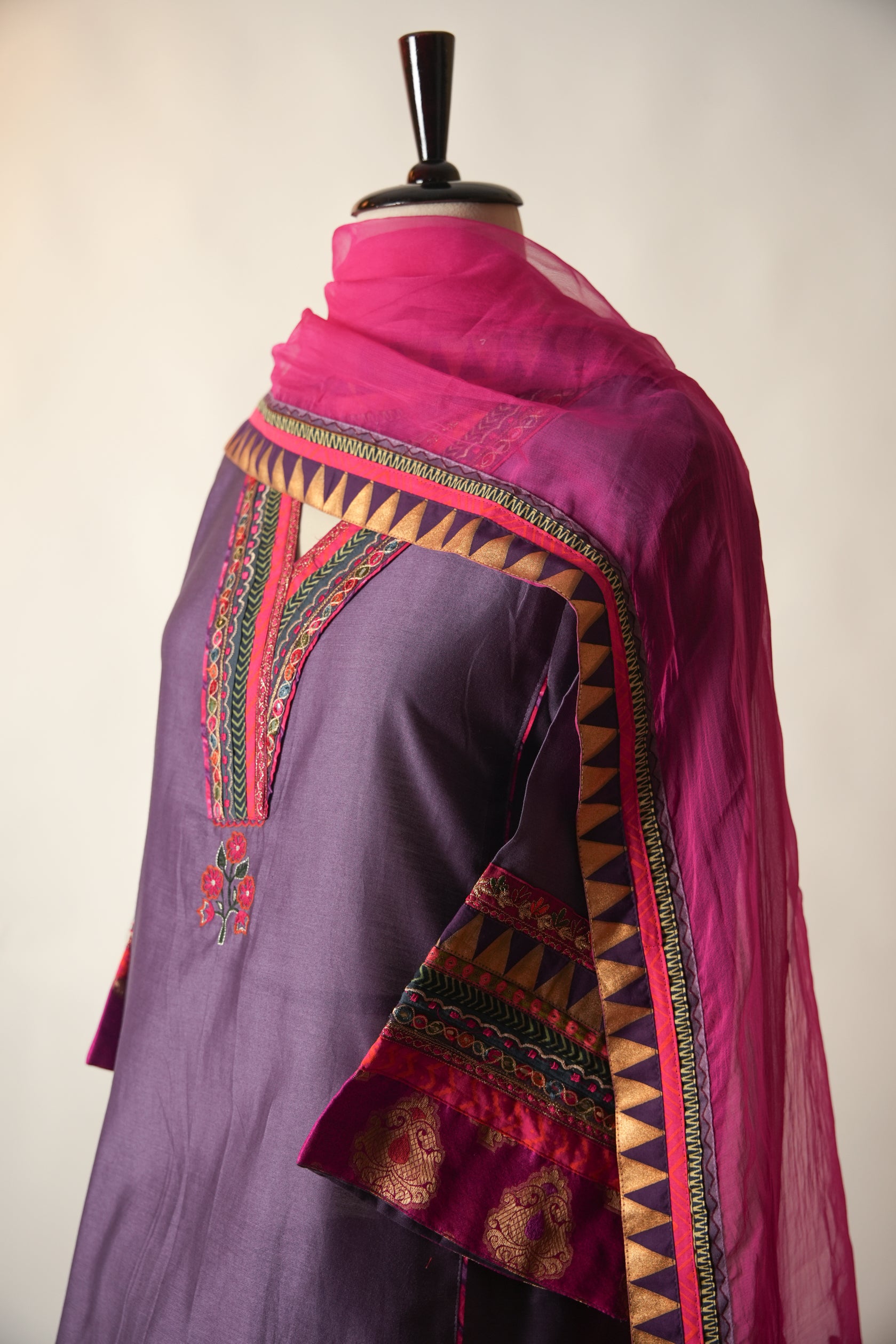 Medh Embroidered Treated Chiffon Dupatta Pink