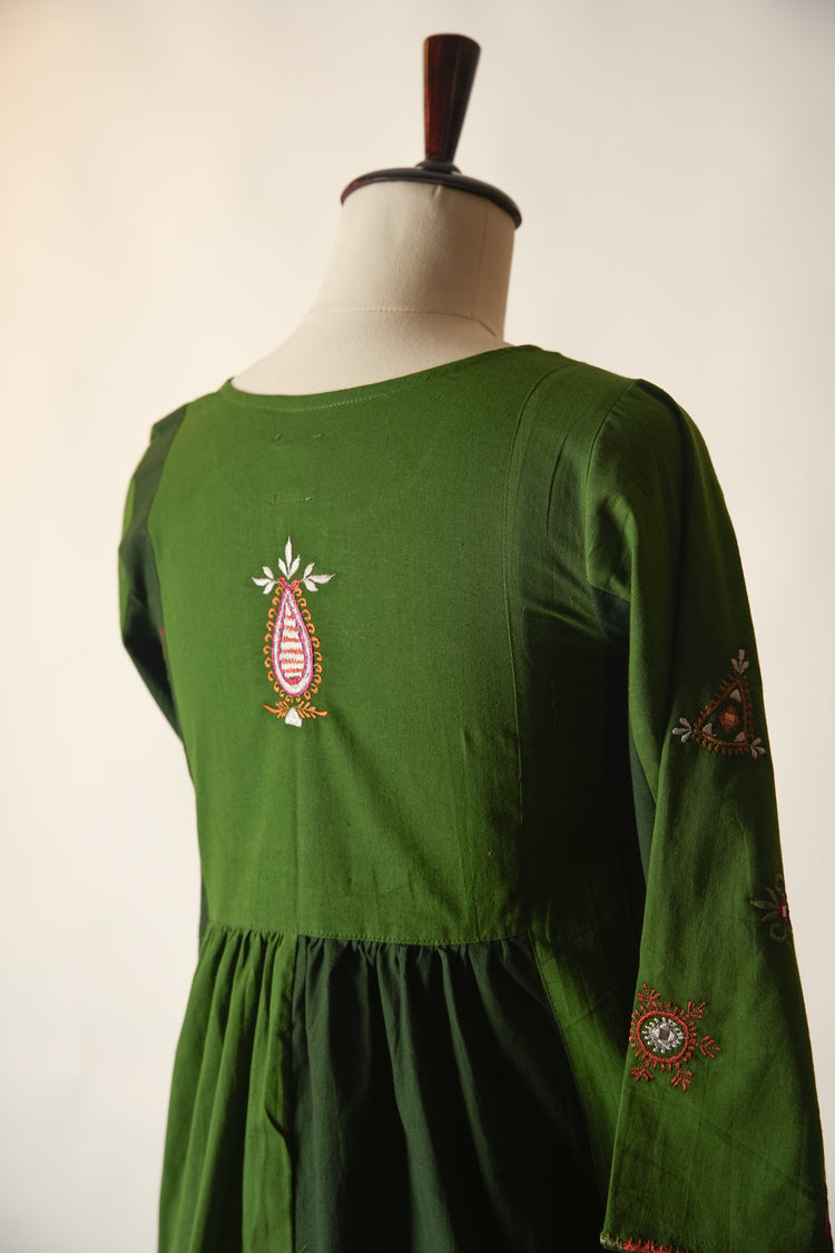 Dreamy Embroidered Cotton Kurta Green