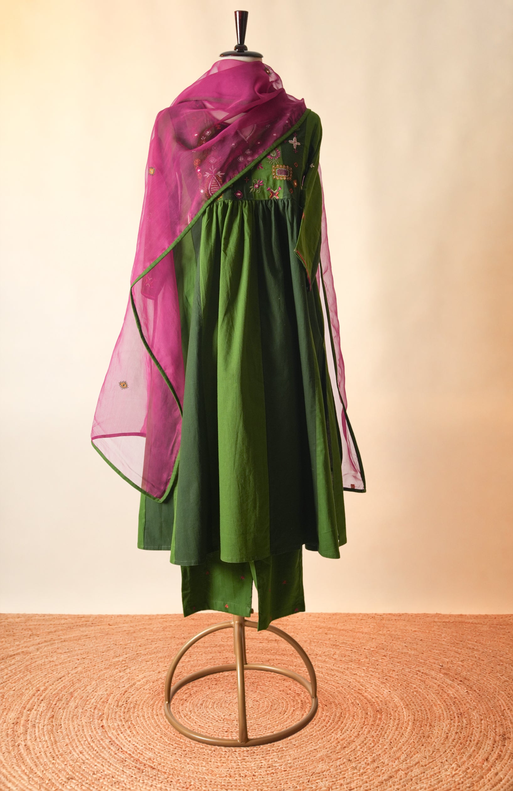 Medh Embroidered Treated Chiffon Dupatta Mauve