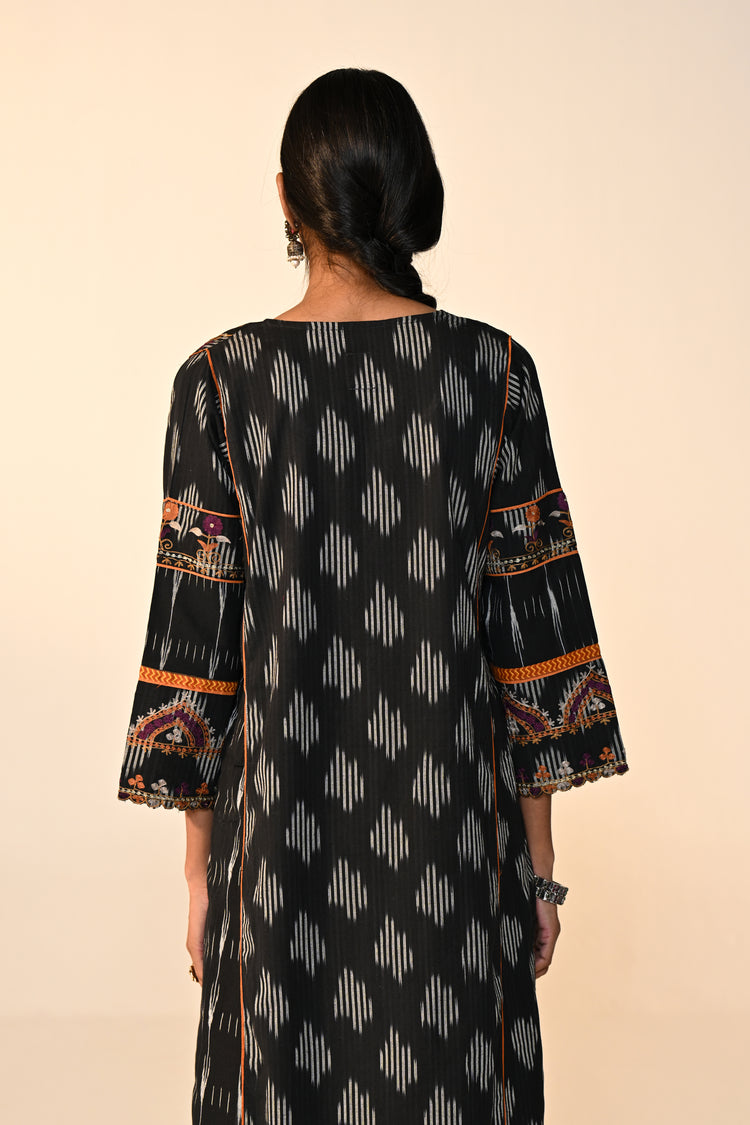 Madhu Cotton Ikkat Printed Embroidered Kurta Black (Set Of 3)