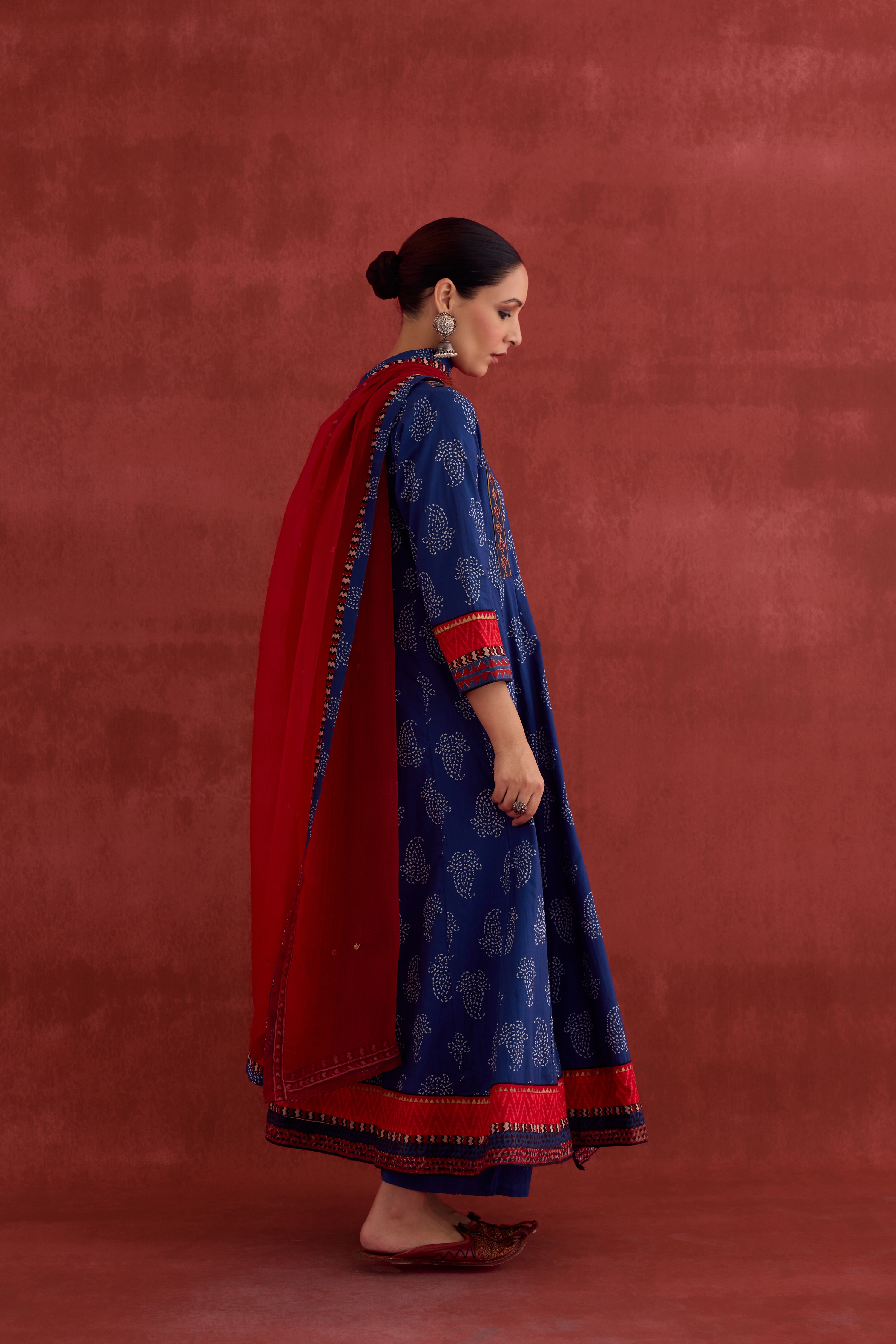 Ira Dupatta Red (10040110842155)