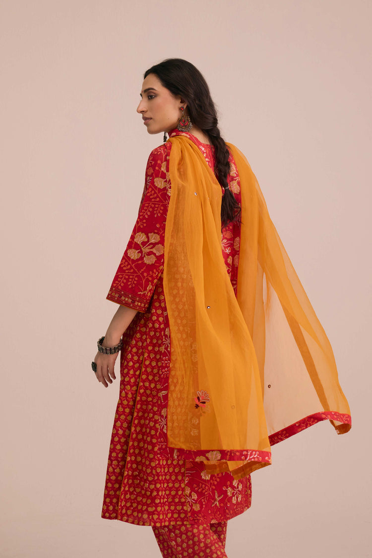 Medh Embroidered Treated Chiffon Dupatta Mustard