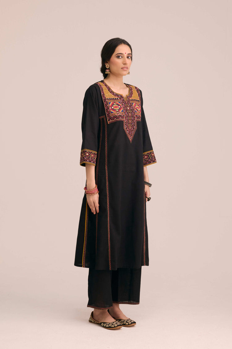 Tulsi Embroidered Cotton Slub Kurta Black