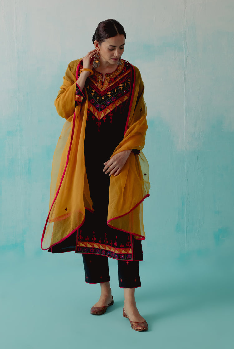 Noori Kurta Black (8344688394539)