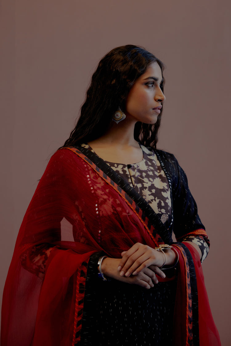 Naaz Yoke Kurta Black Beige (8006167626027)