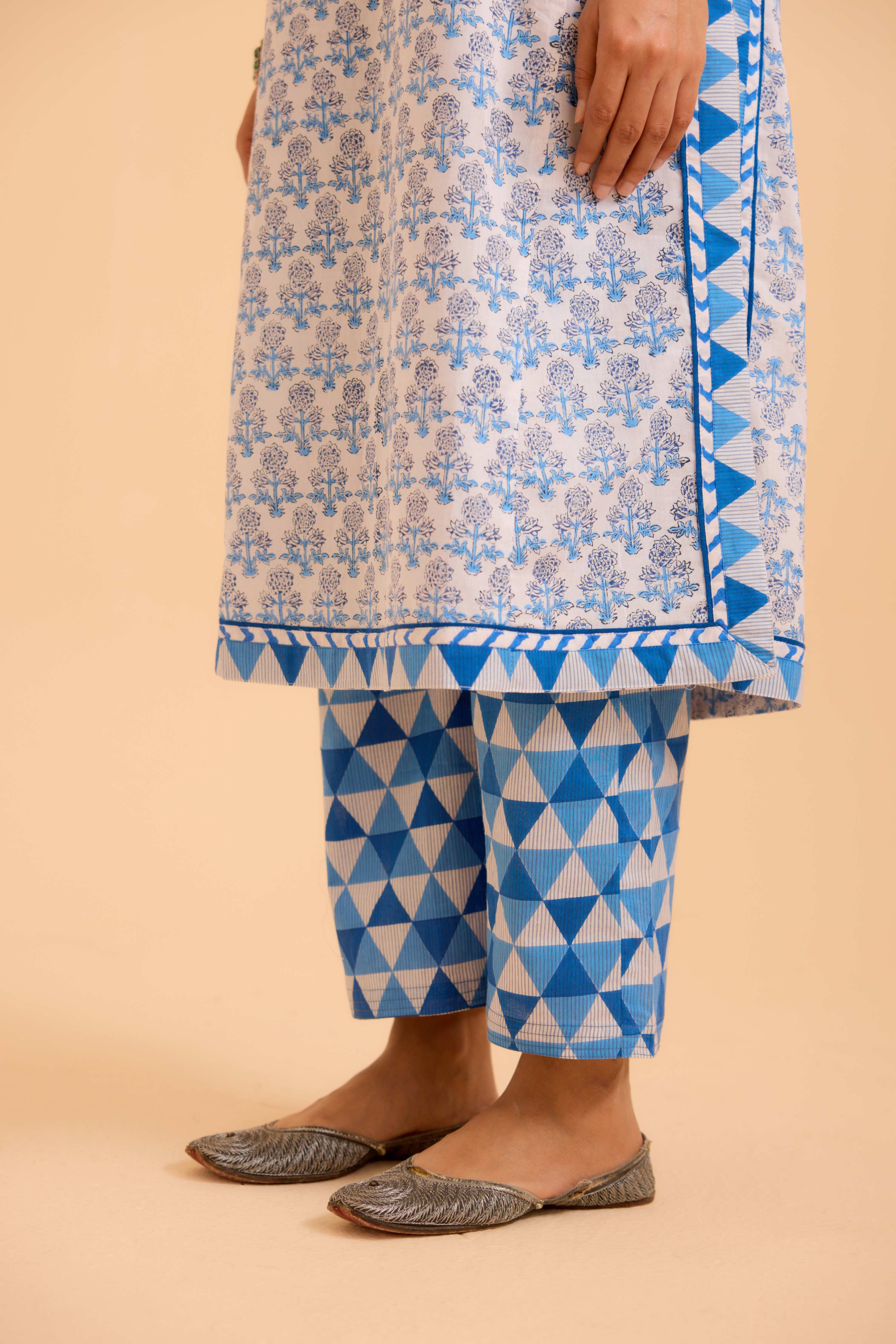 Rozana Pant Blue White