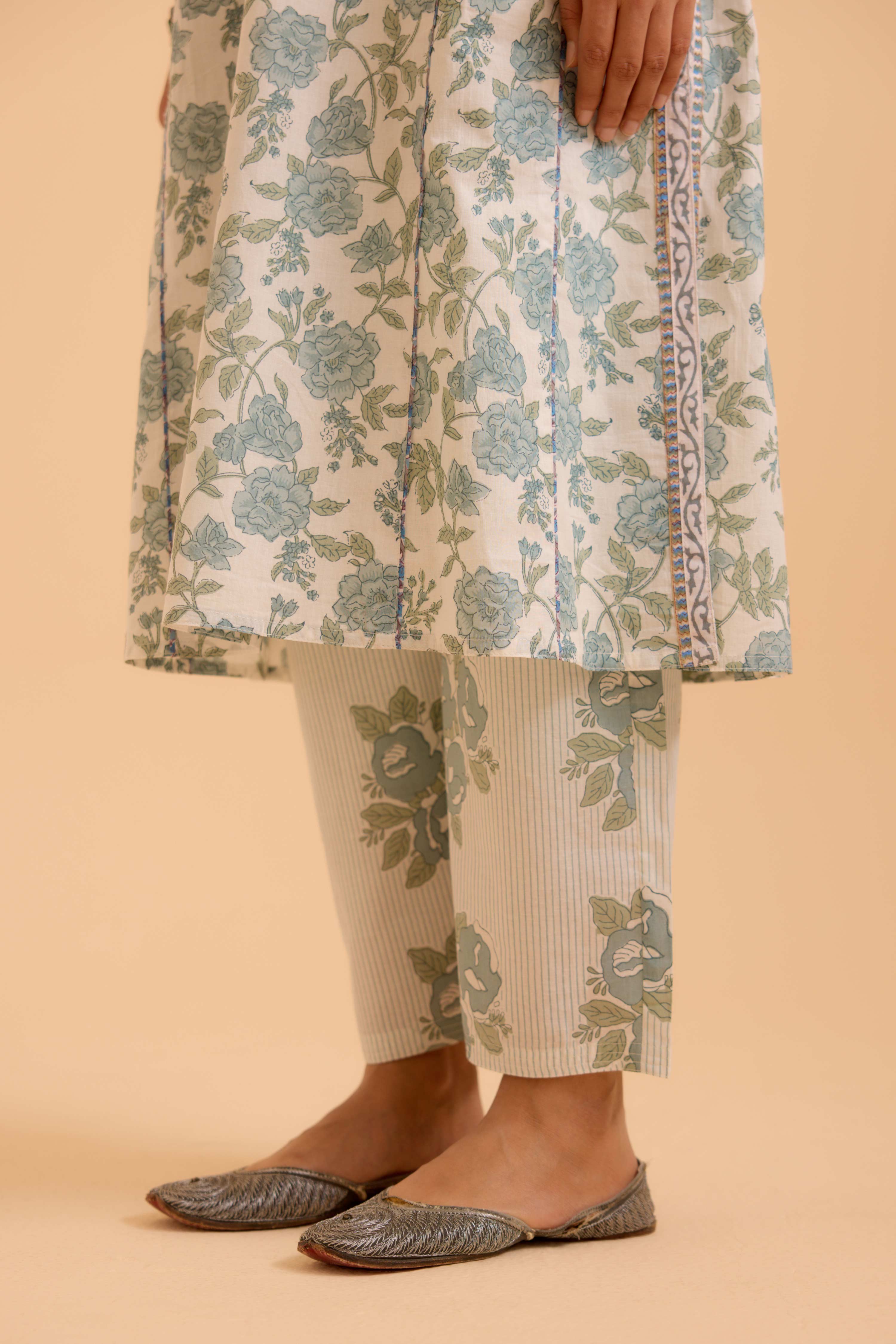 Rozana Pant White