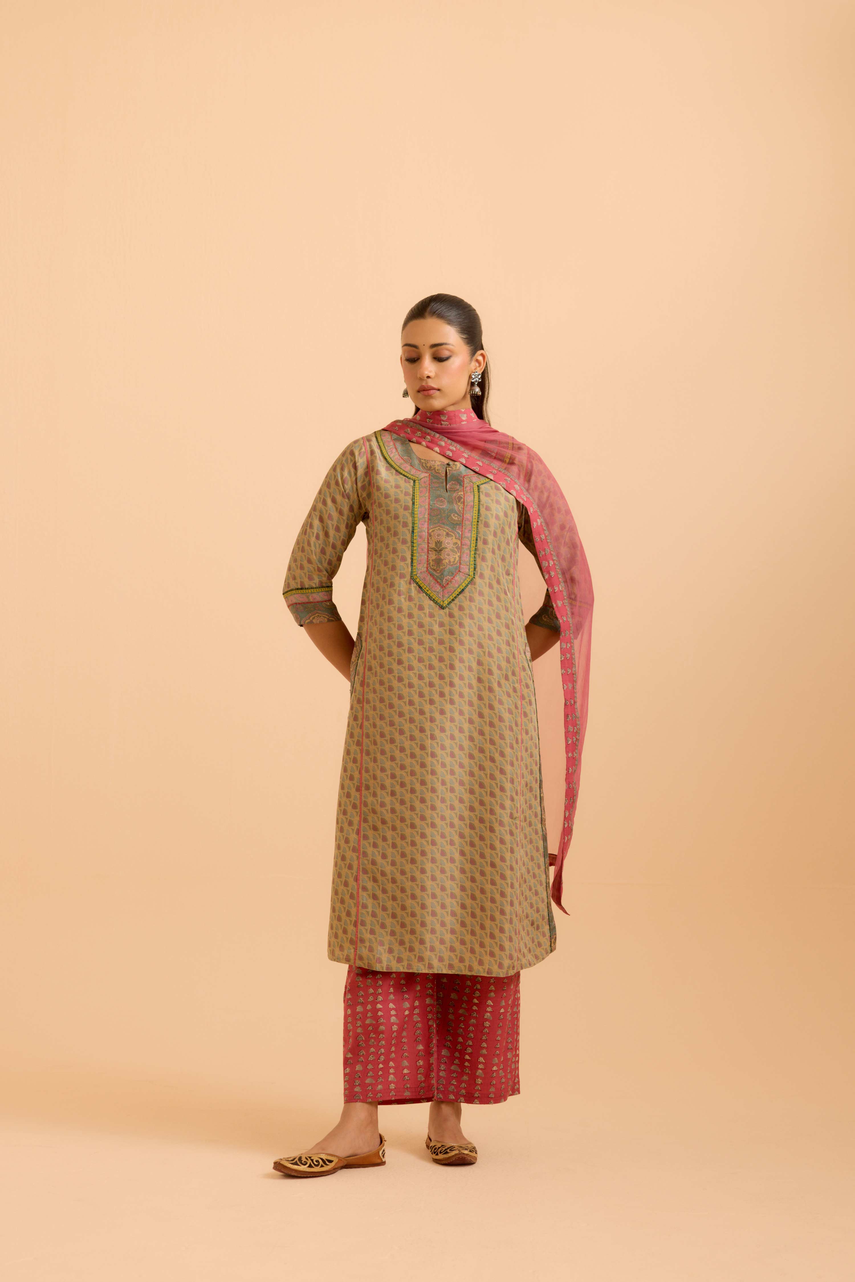 Rozana Silk Printed Kurta Beige Pink (Set Of 3)