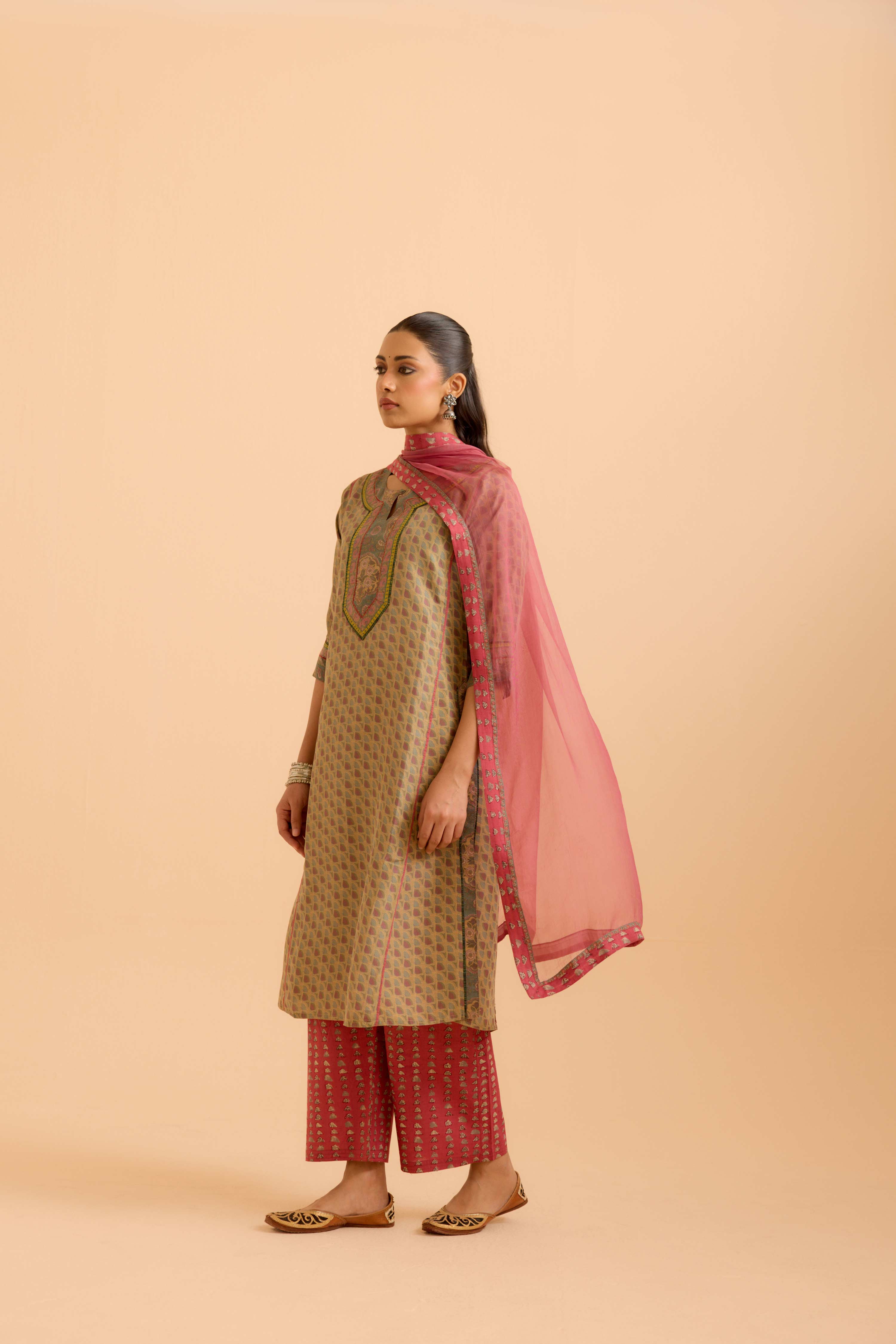 Rozana Silk Printed Kurta Beige Pink (Set Of 3)