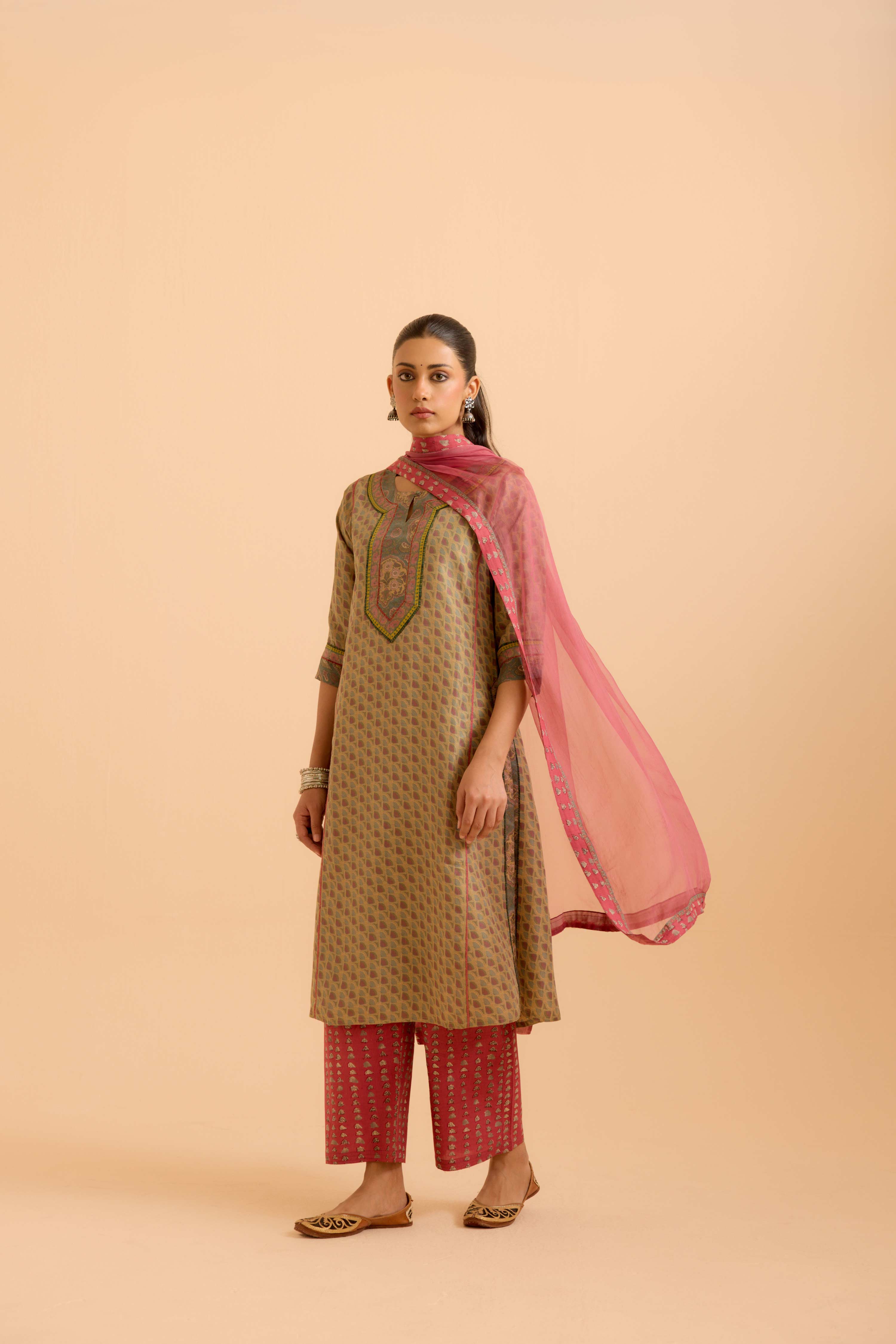 Rozana Silk Printed Kurta Beige Pink (Set Of 3)