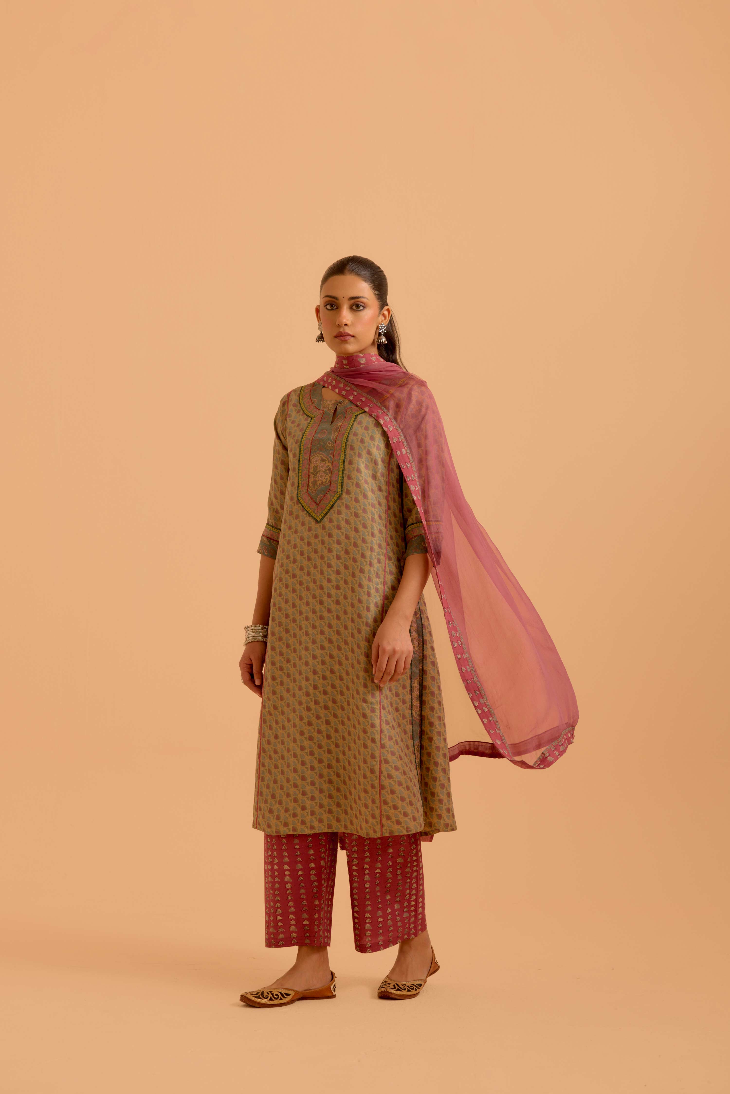 Rozana Silk Printed Kurta Beige Pink (Set Of 3)