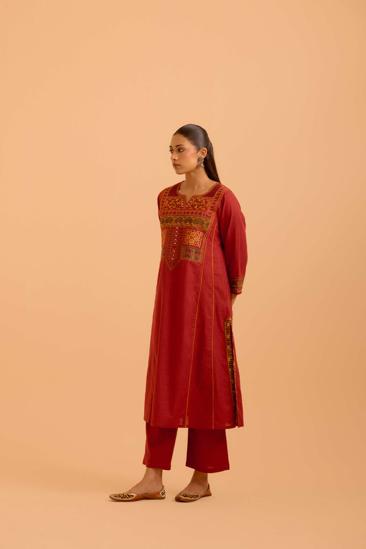 Tulsi Pant Red