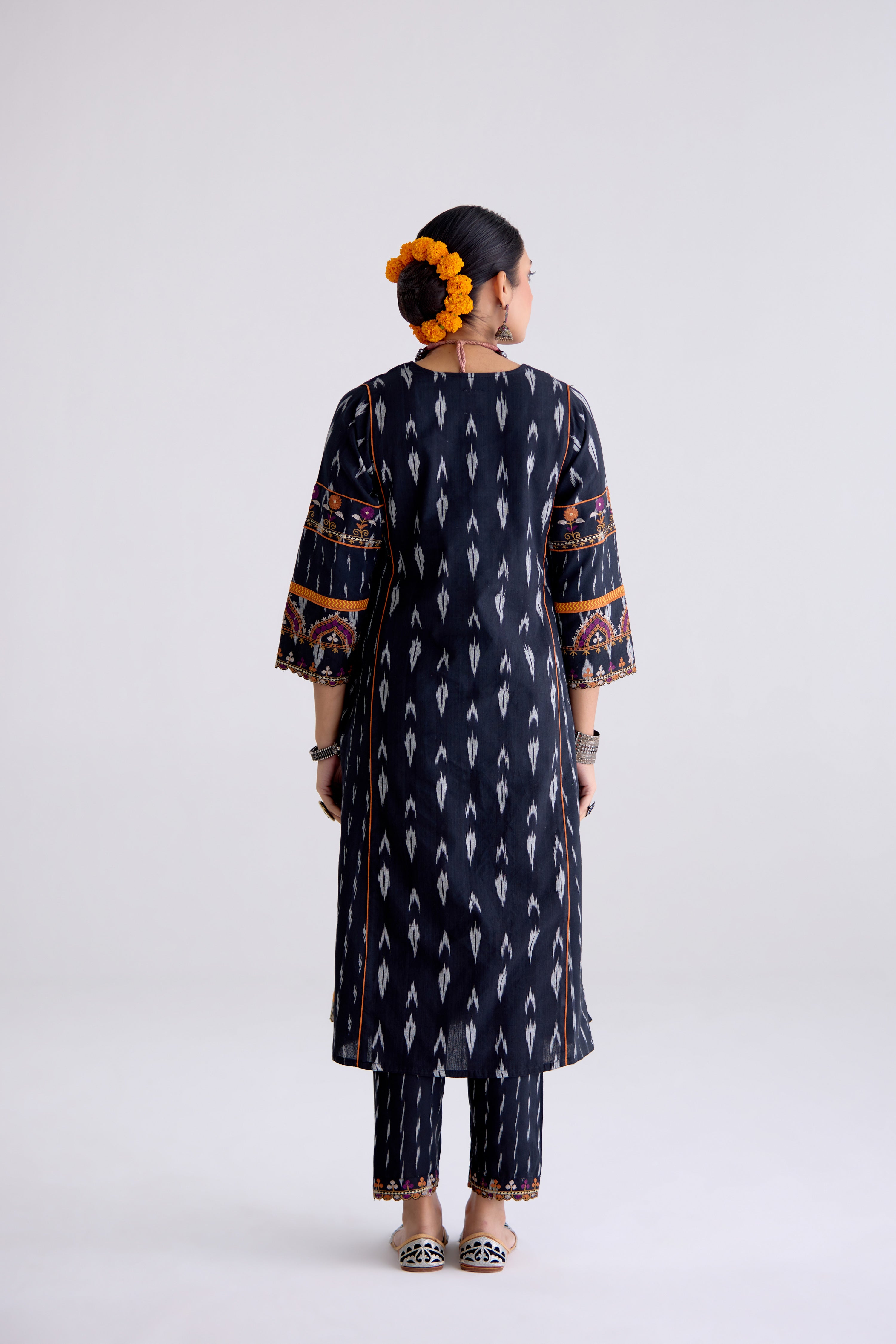 Madhu Cotton Slub Embroidered Ikkat Printed Kurta Black (10105651101995)