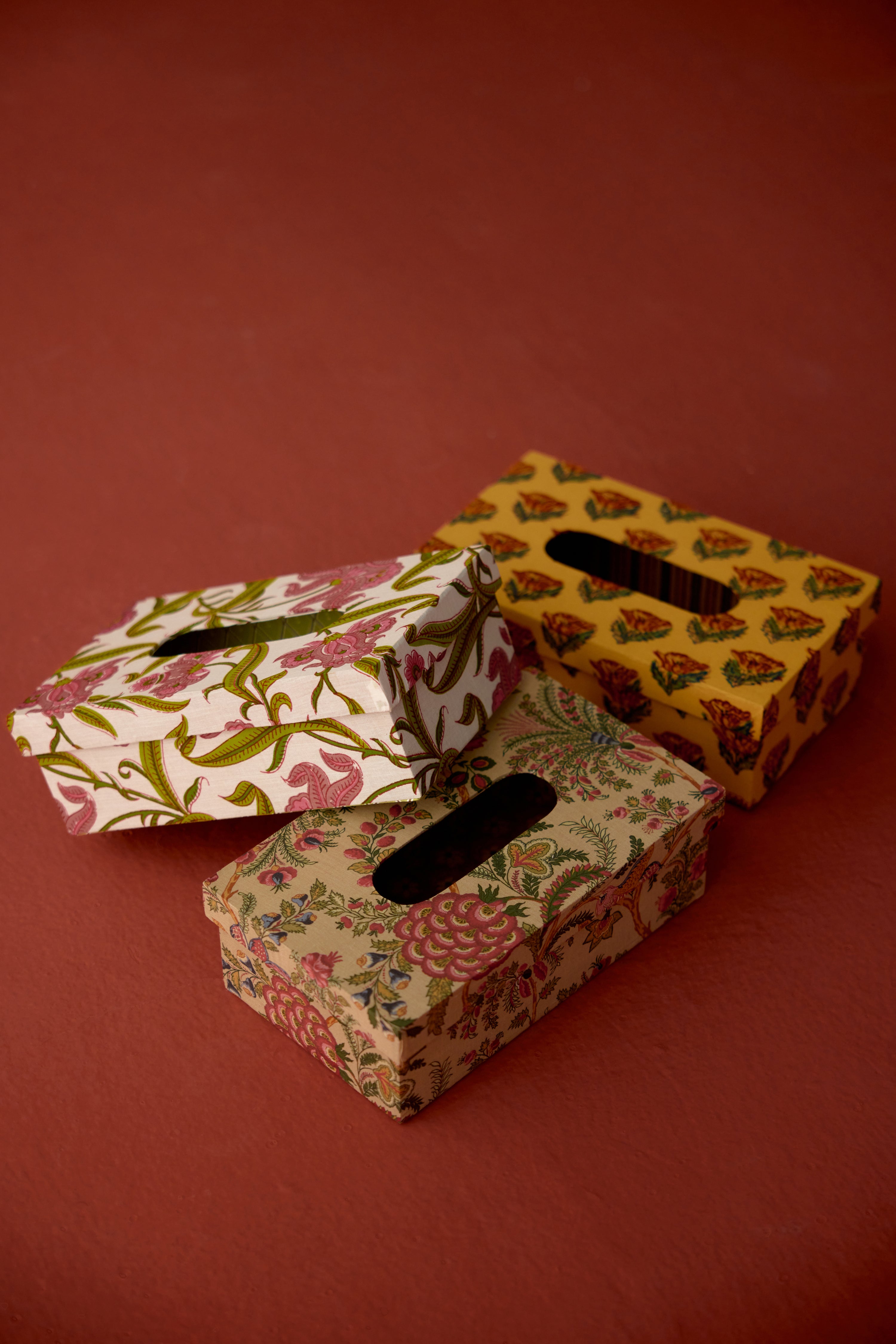 Floral Tissue Box Beige Peach (10083464053035)