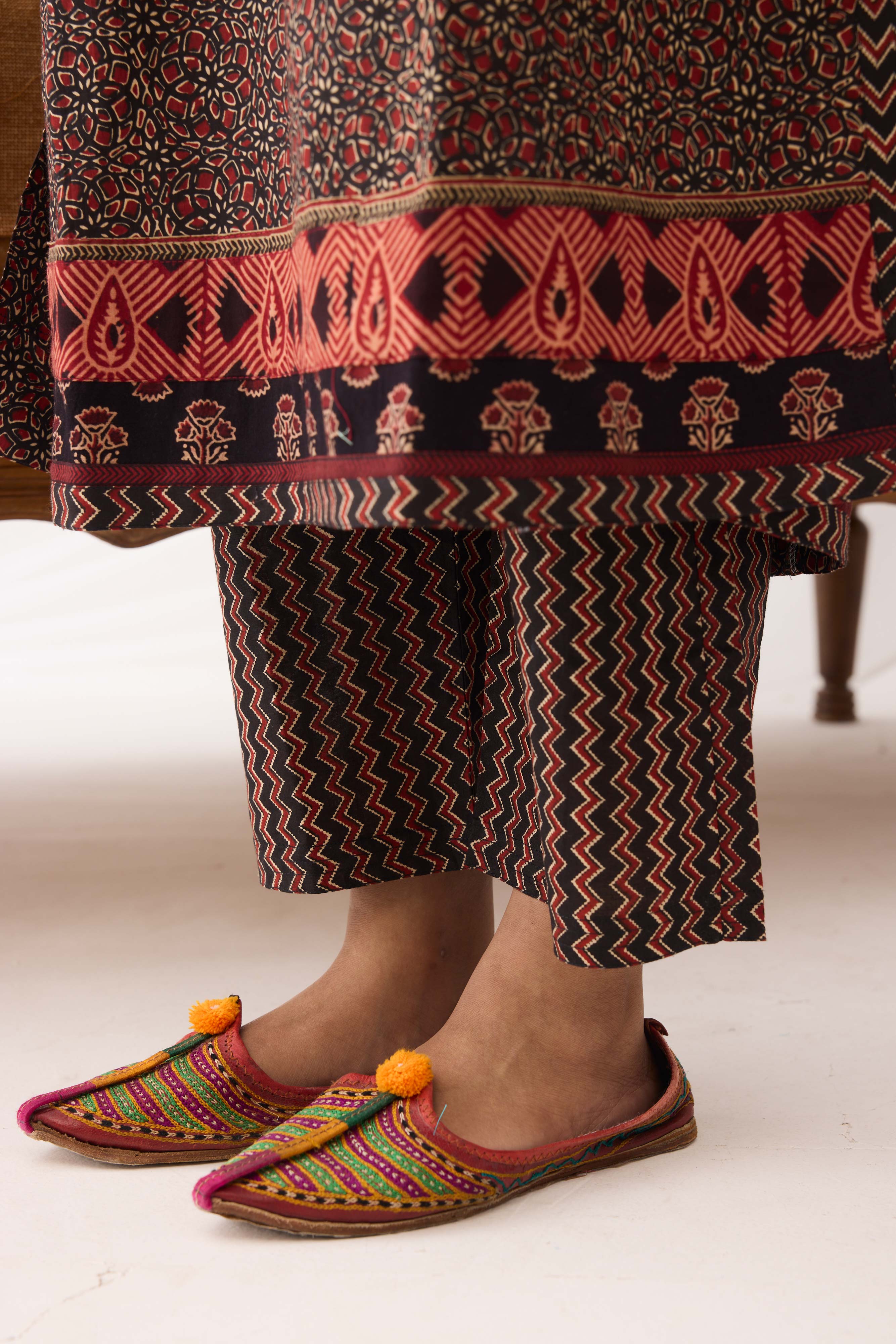 Rozana Pant Black Maroon (9966981972267)