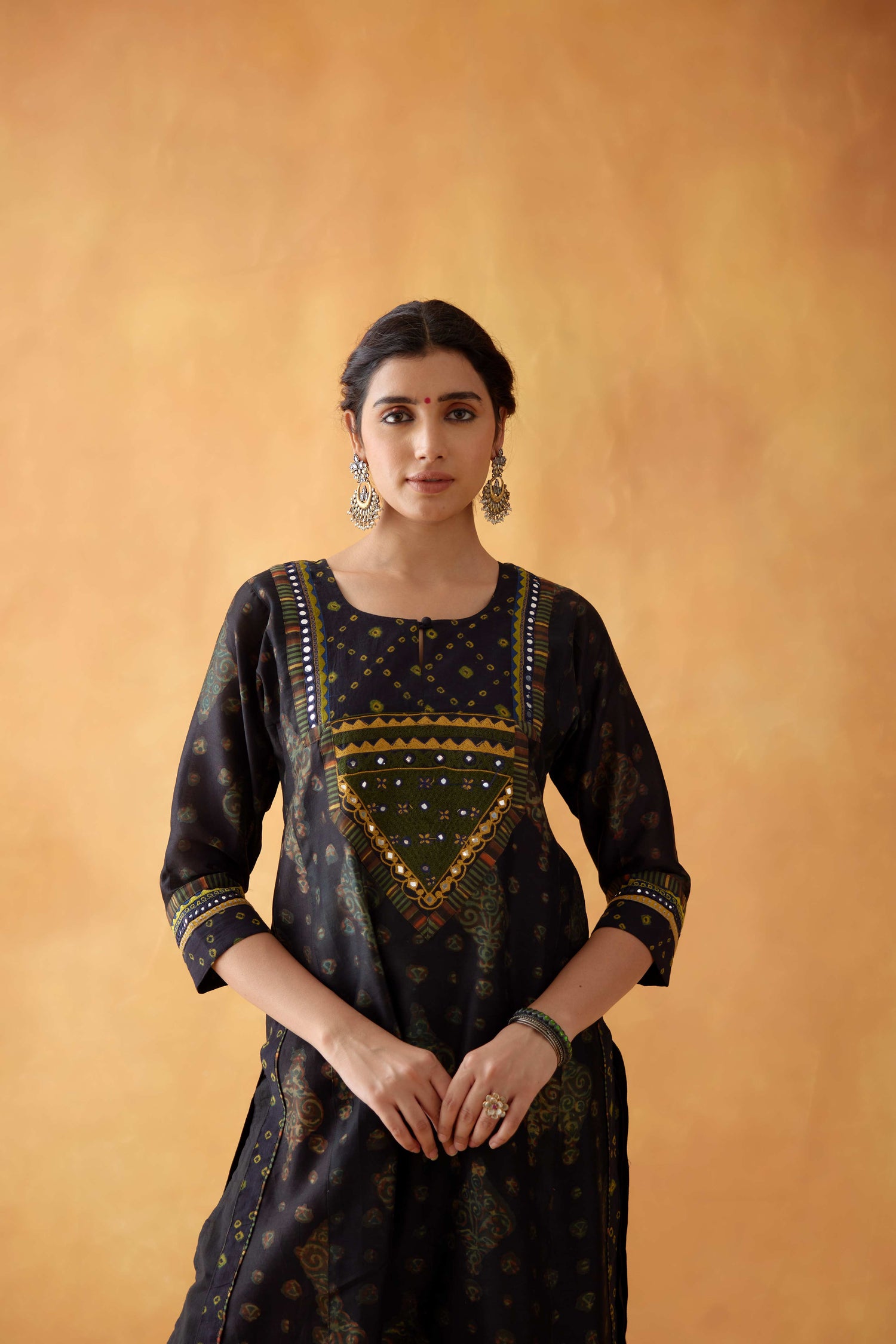 Devi Kurta Black (8828222210347)