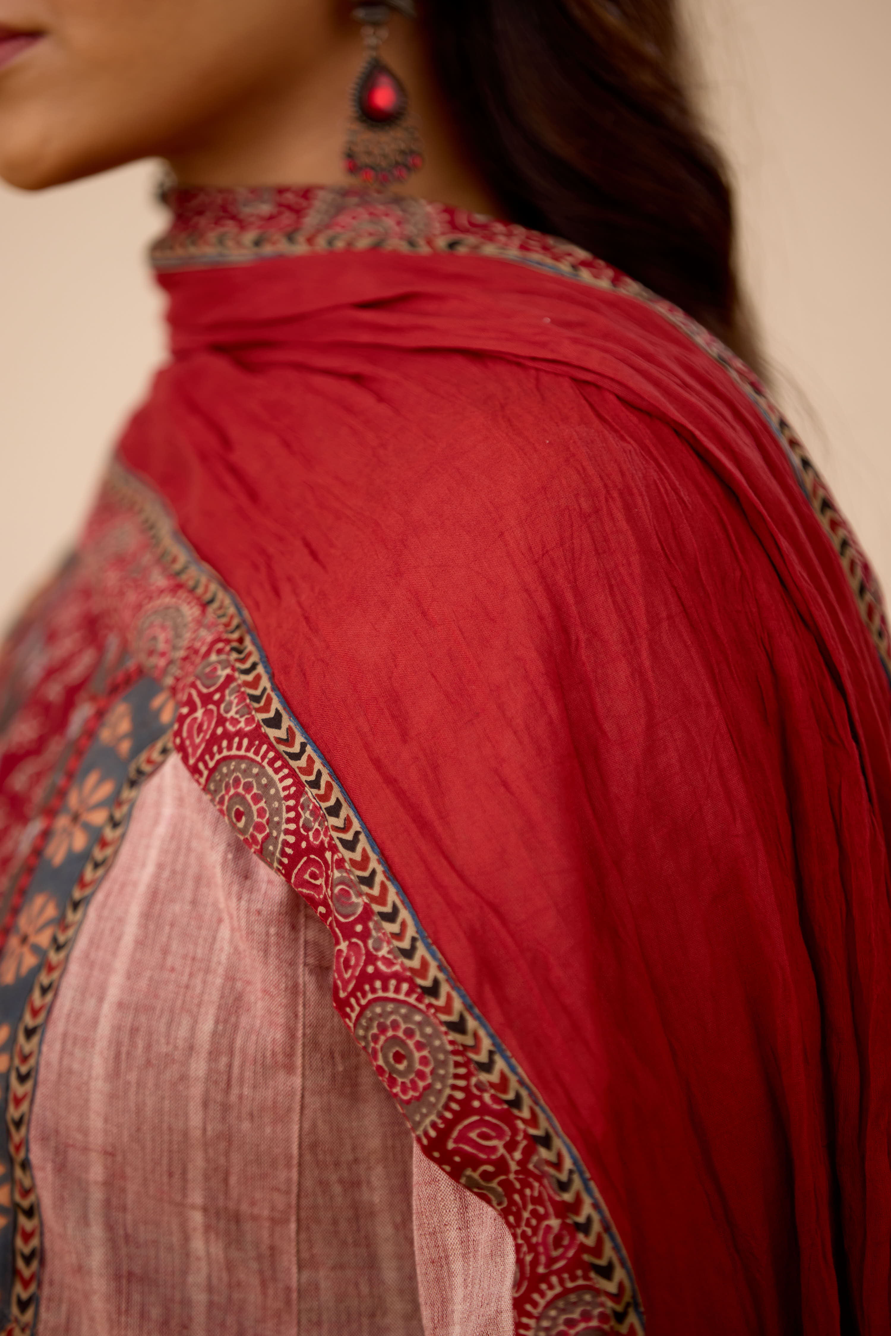 Rozana Malkha Handwoven Kurta Off White Maroon