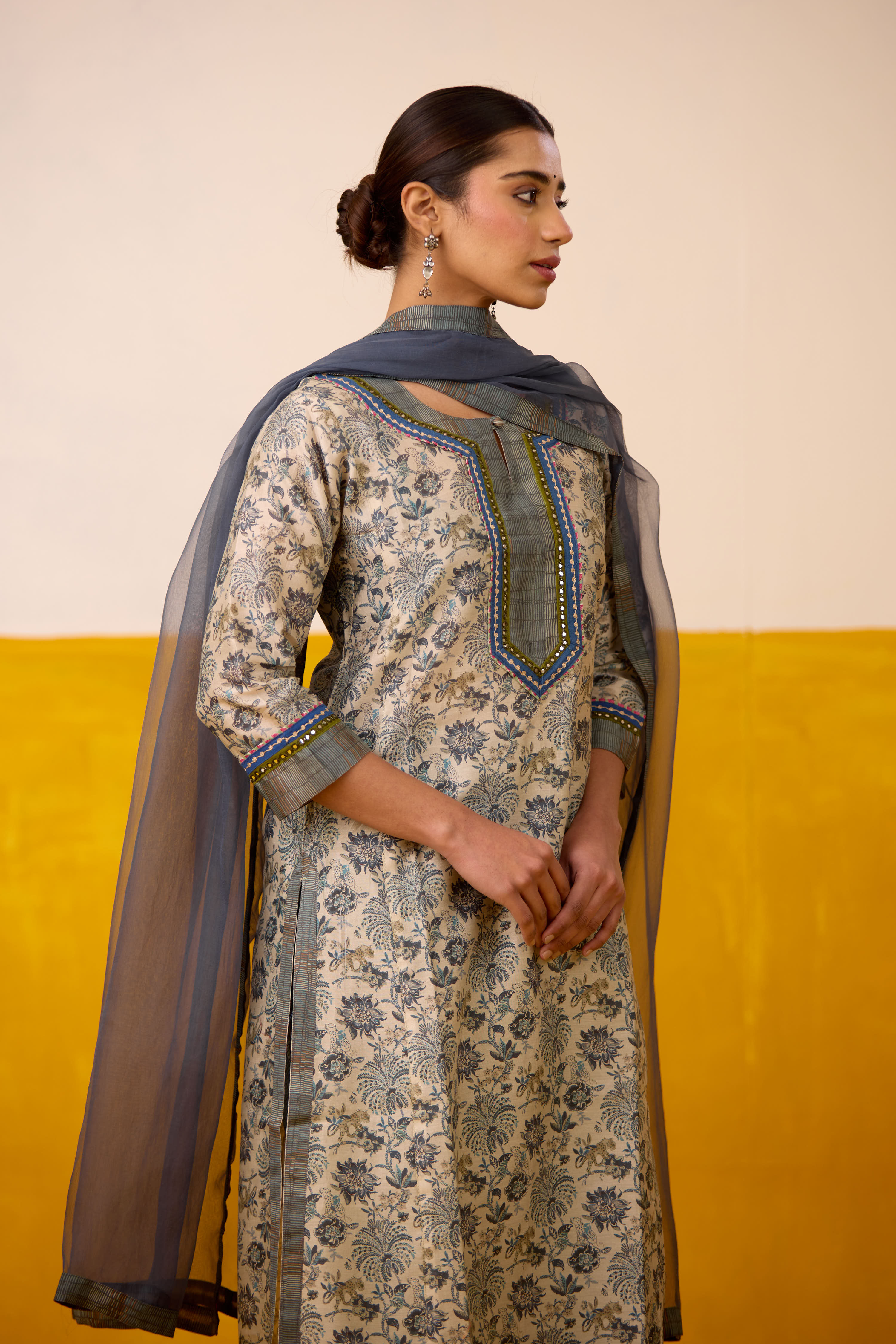 Rozana Chanderi Kurta Off White Steel Grey