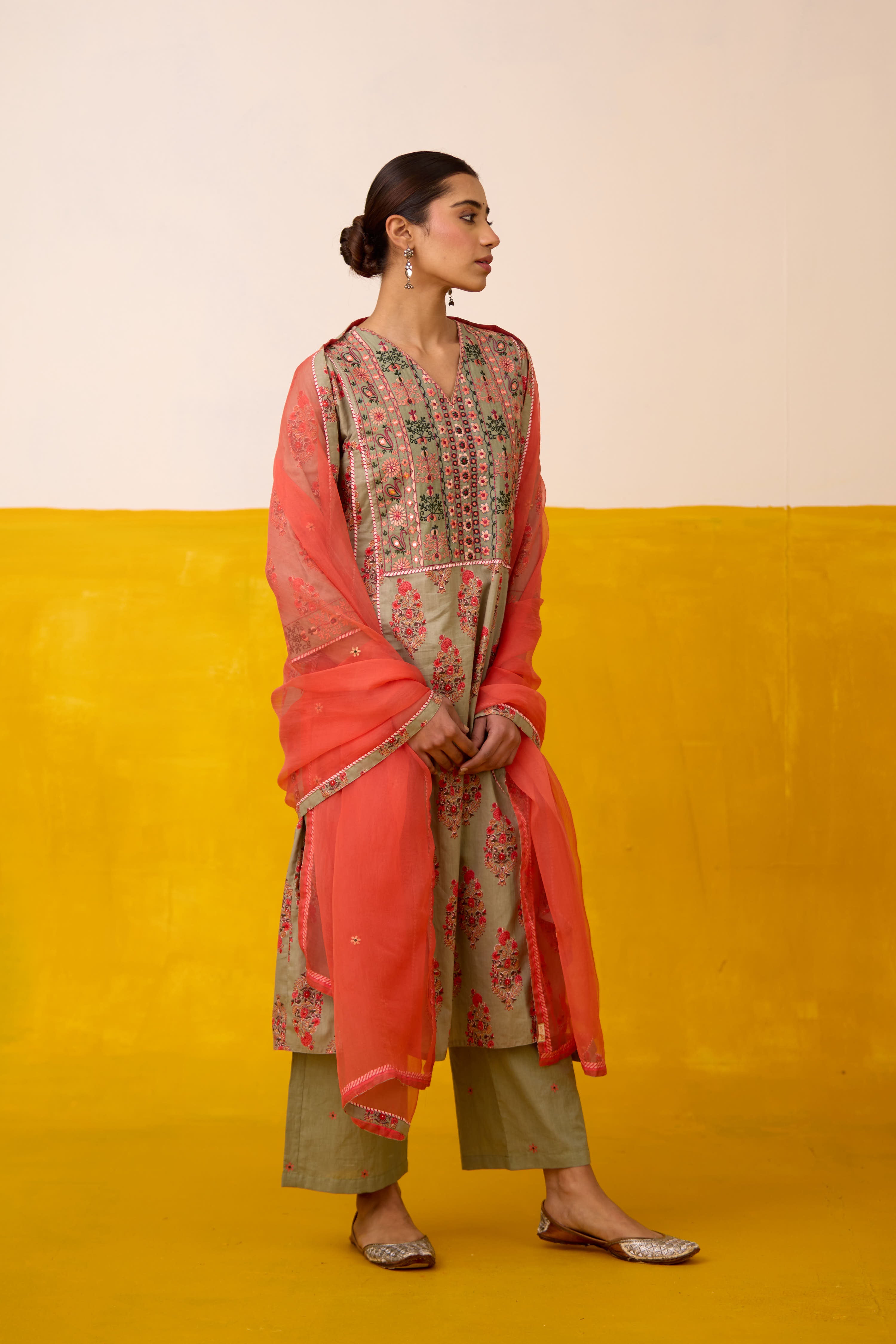 Tulsi Dupatta Dark Peach