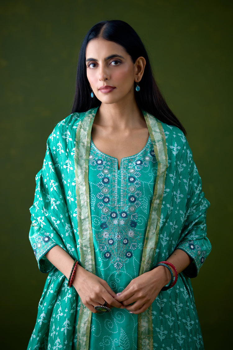 Dienne Tussar Silk Embroidered Kurta Sea Green
