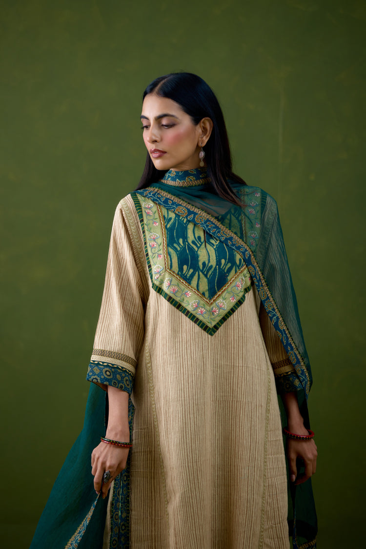 Medh Dupatta Bottle Green