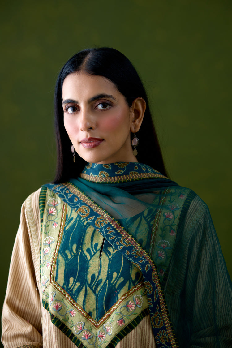 Medh Dupatta Bottle Green