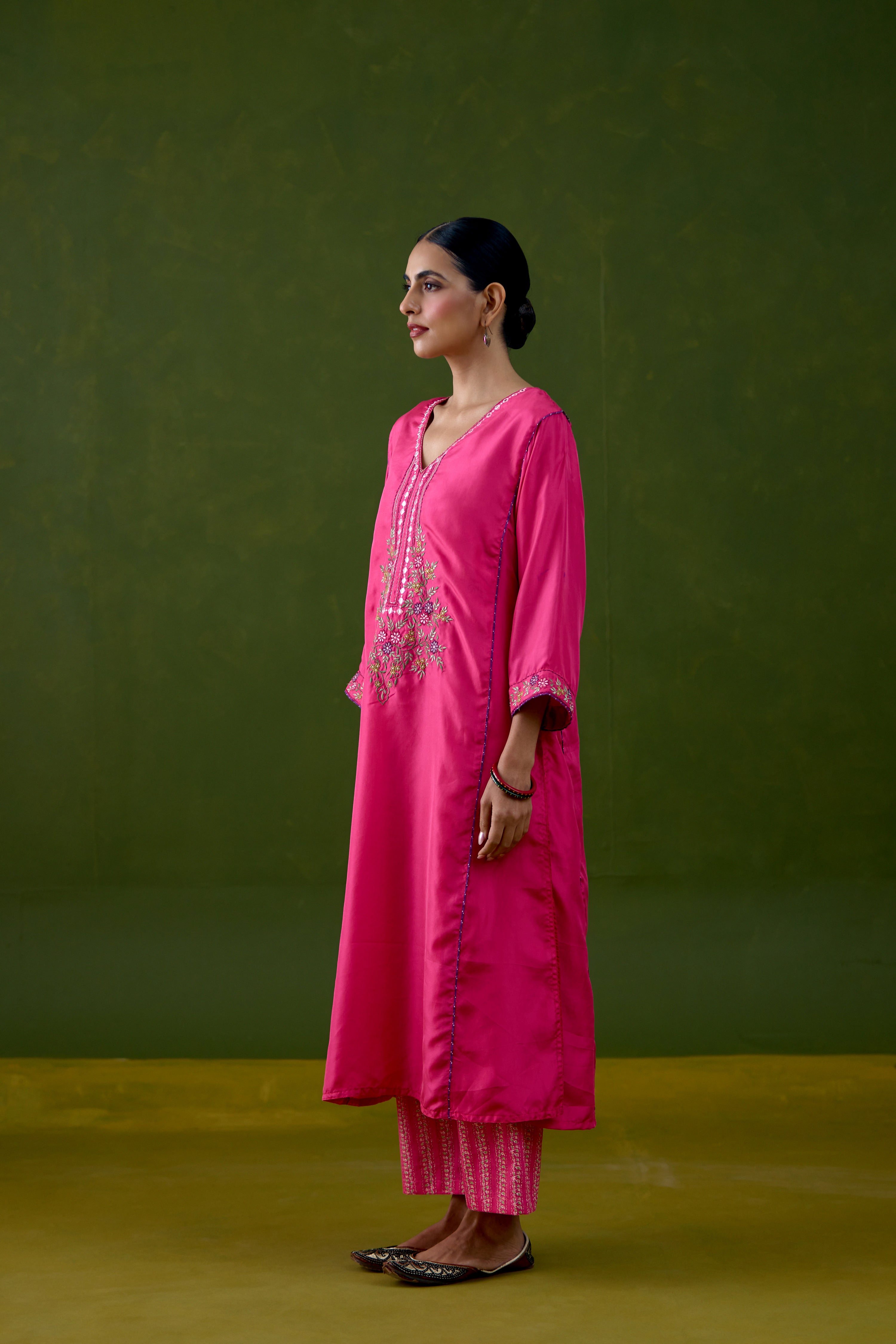 Dienne Silk Embroidered Kurta Pink
