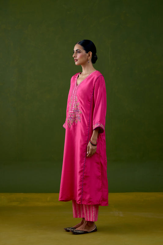 Dienne Silk Embroidered Kurta Pink