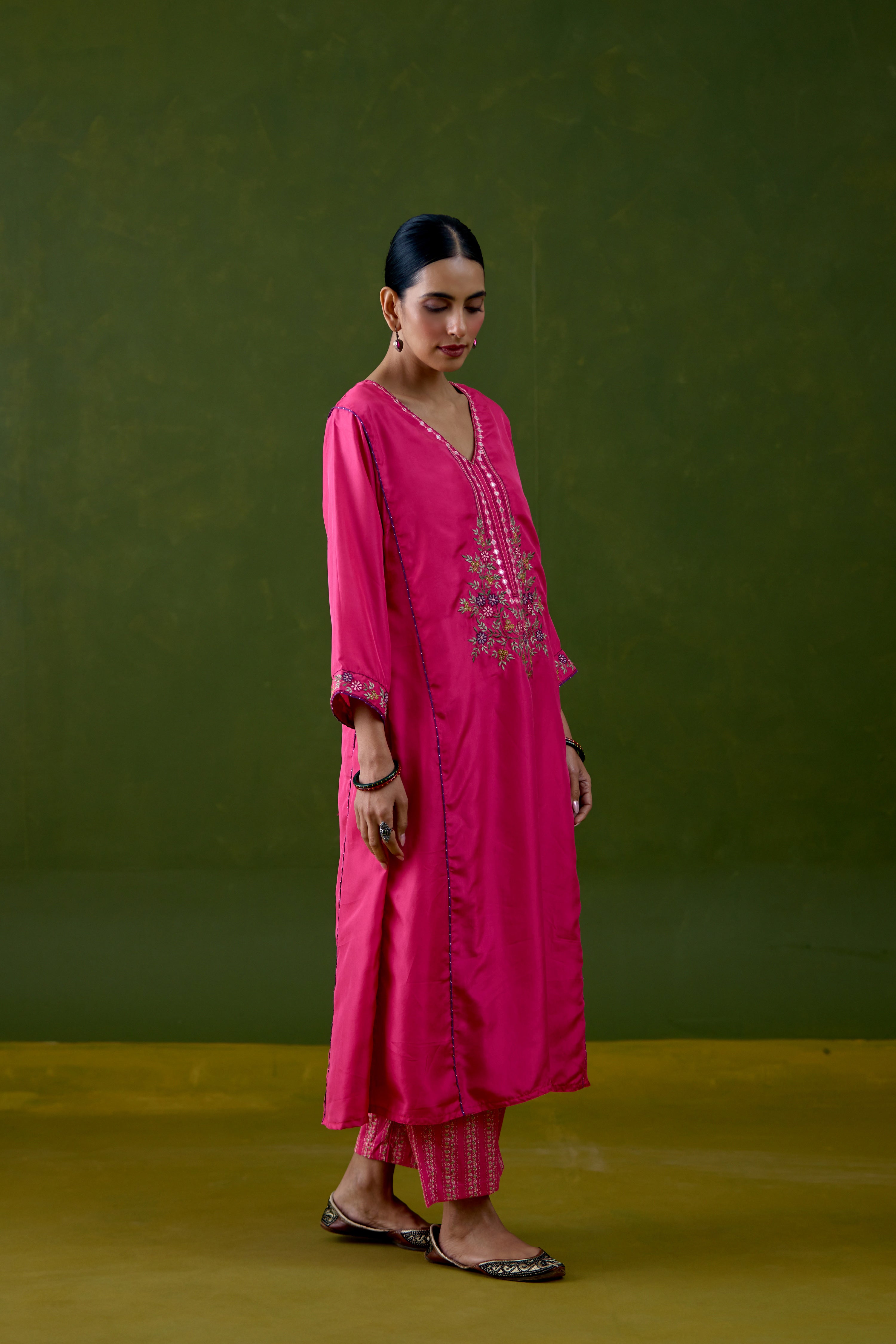 Dienne Silk Embroidered Kurta Pink