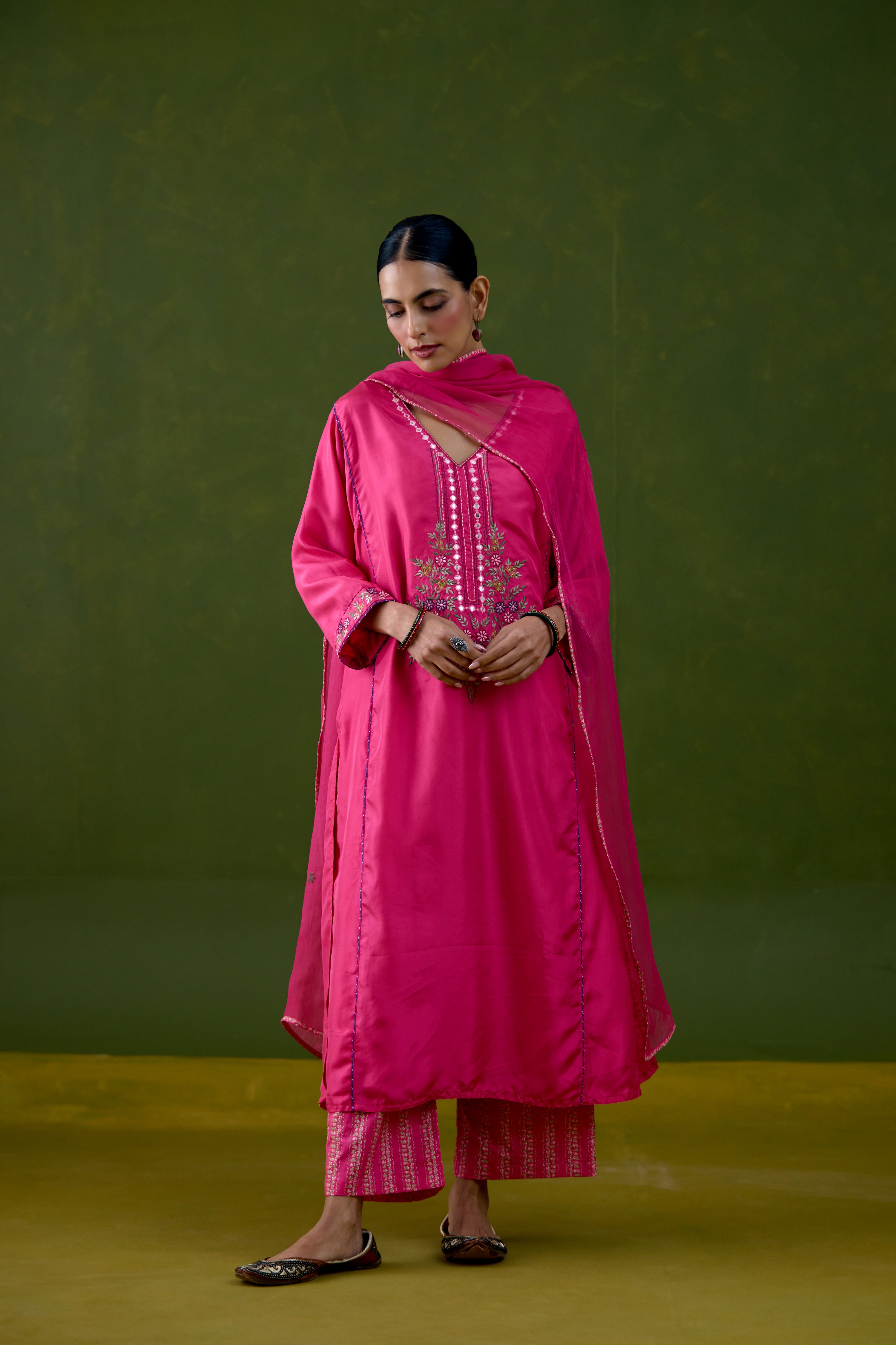 Dienne Silk Embroidered Kurta Pink