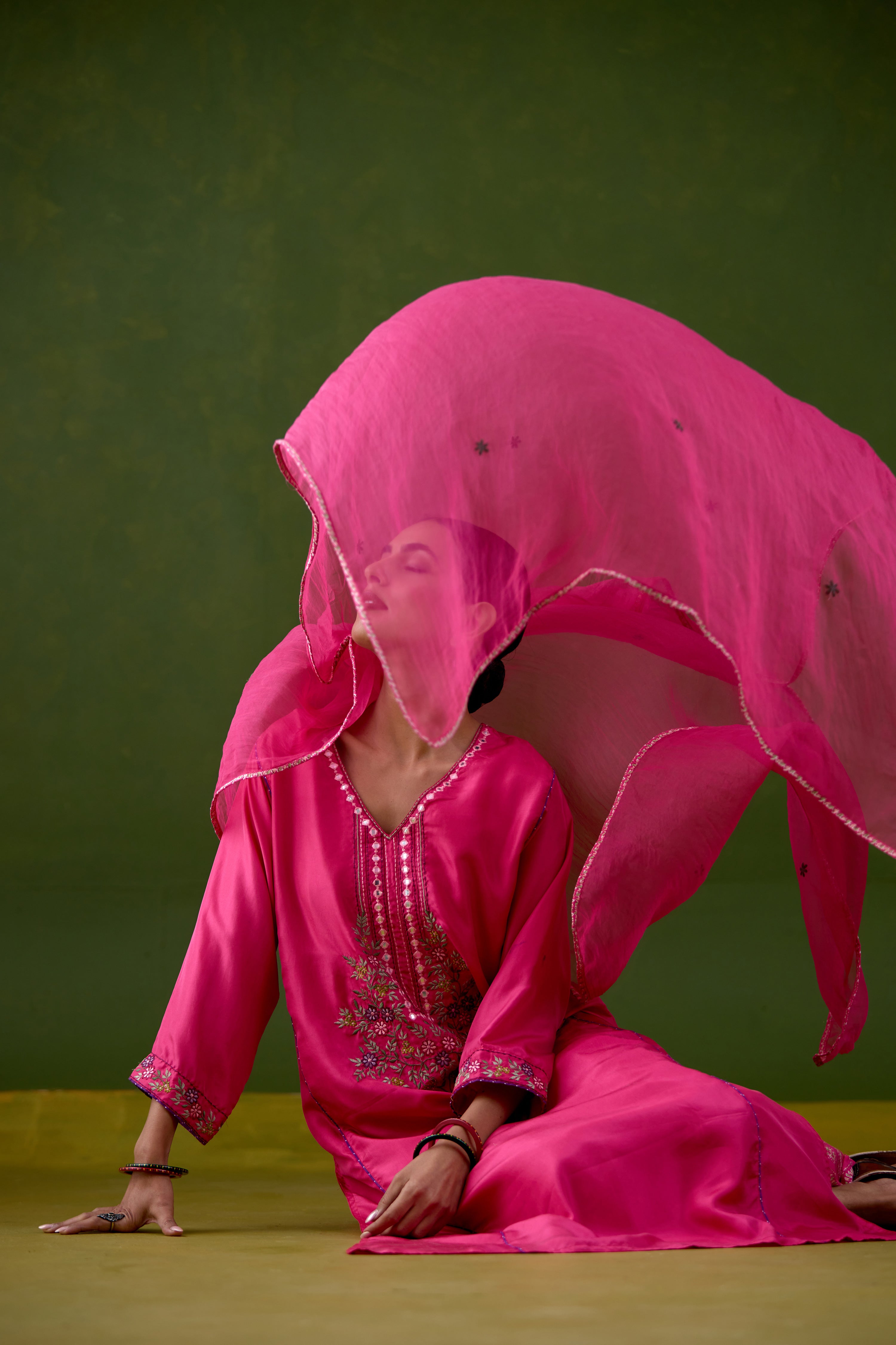 Dienne Silk Embroidered Kurta Pink