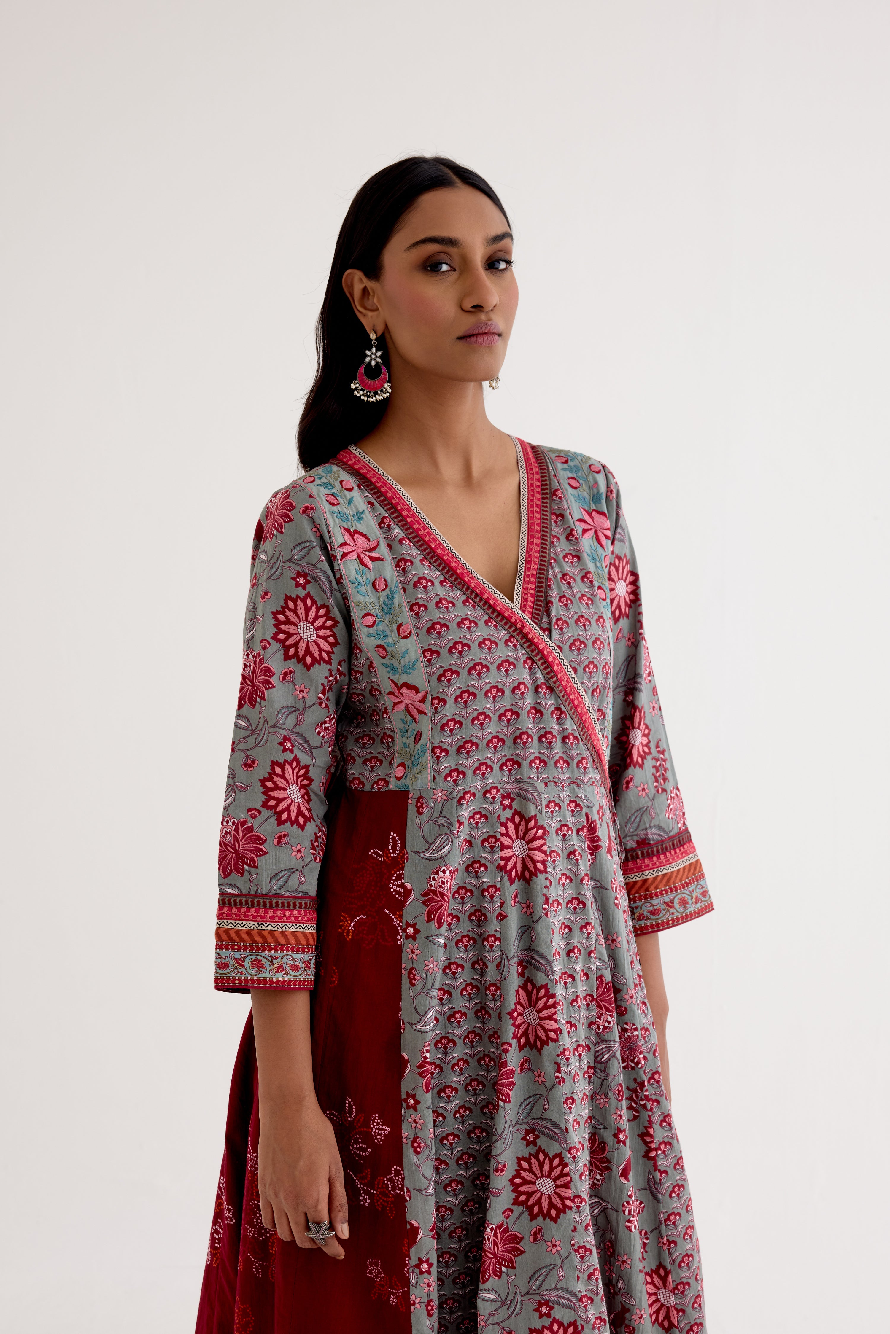 Ira Embroidered Printed Kurta Grey Pink (10049612382507)