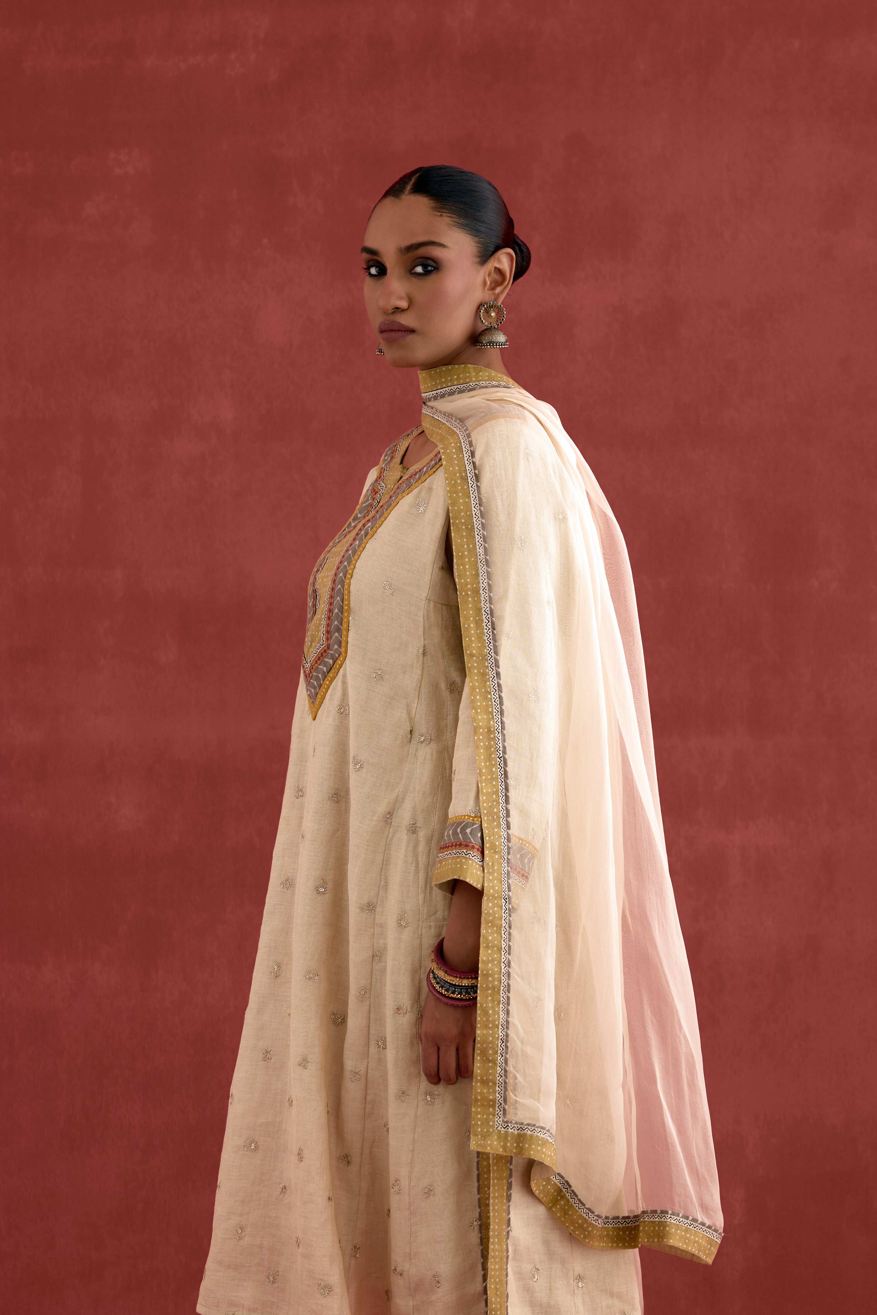 Medh Dupatta Cream (10039358193963)